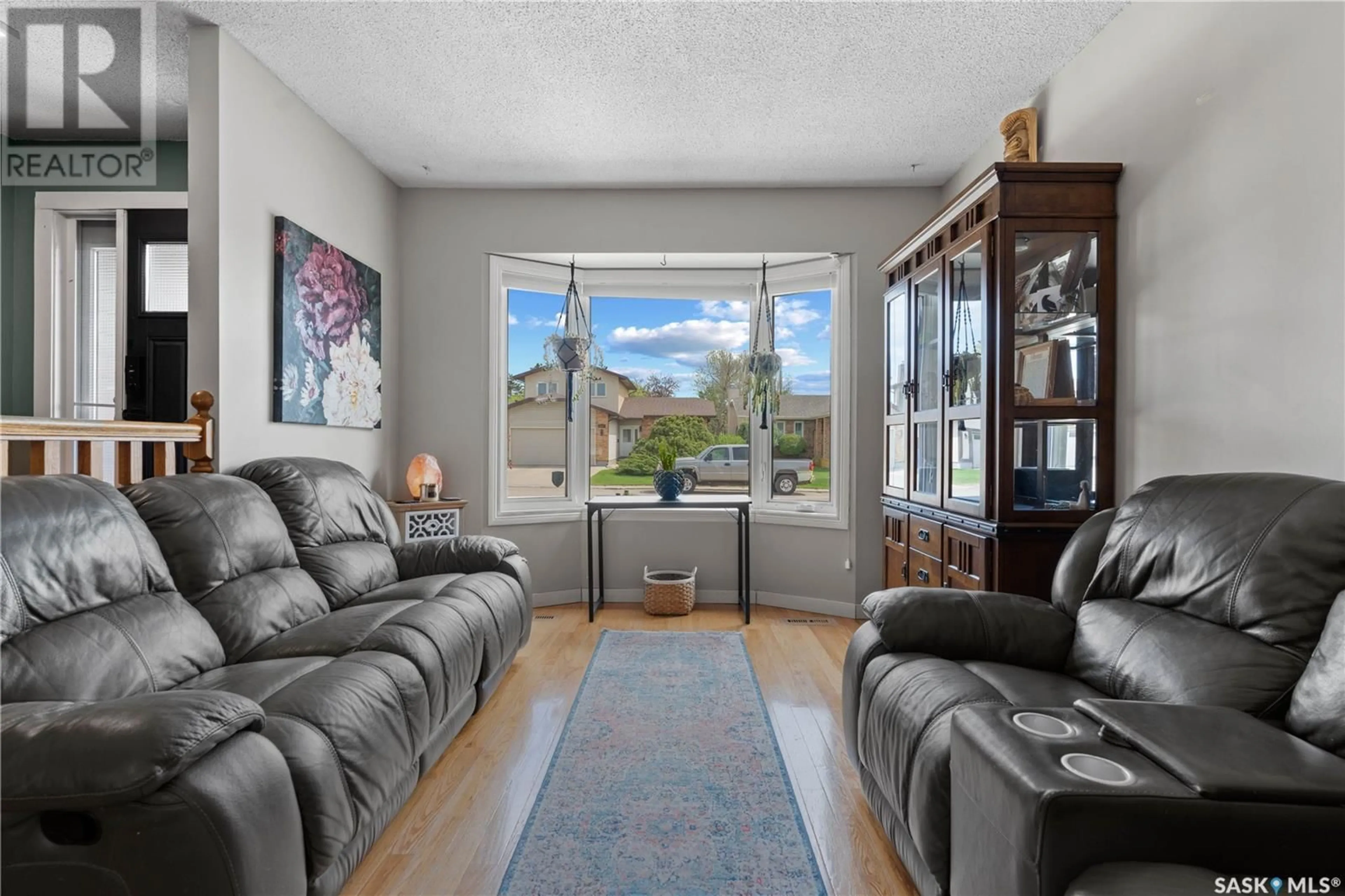 Living room with furniture, unknown for N - 1550 MCDERMID BAY, Regina Saskatchewan S4Z3Z4