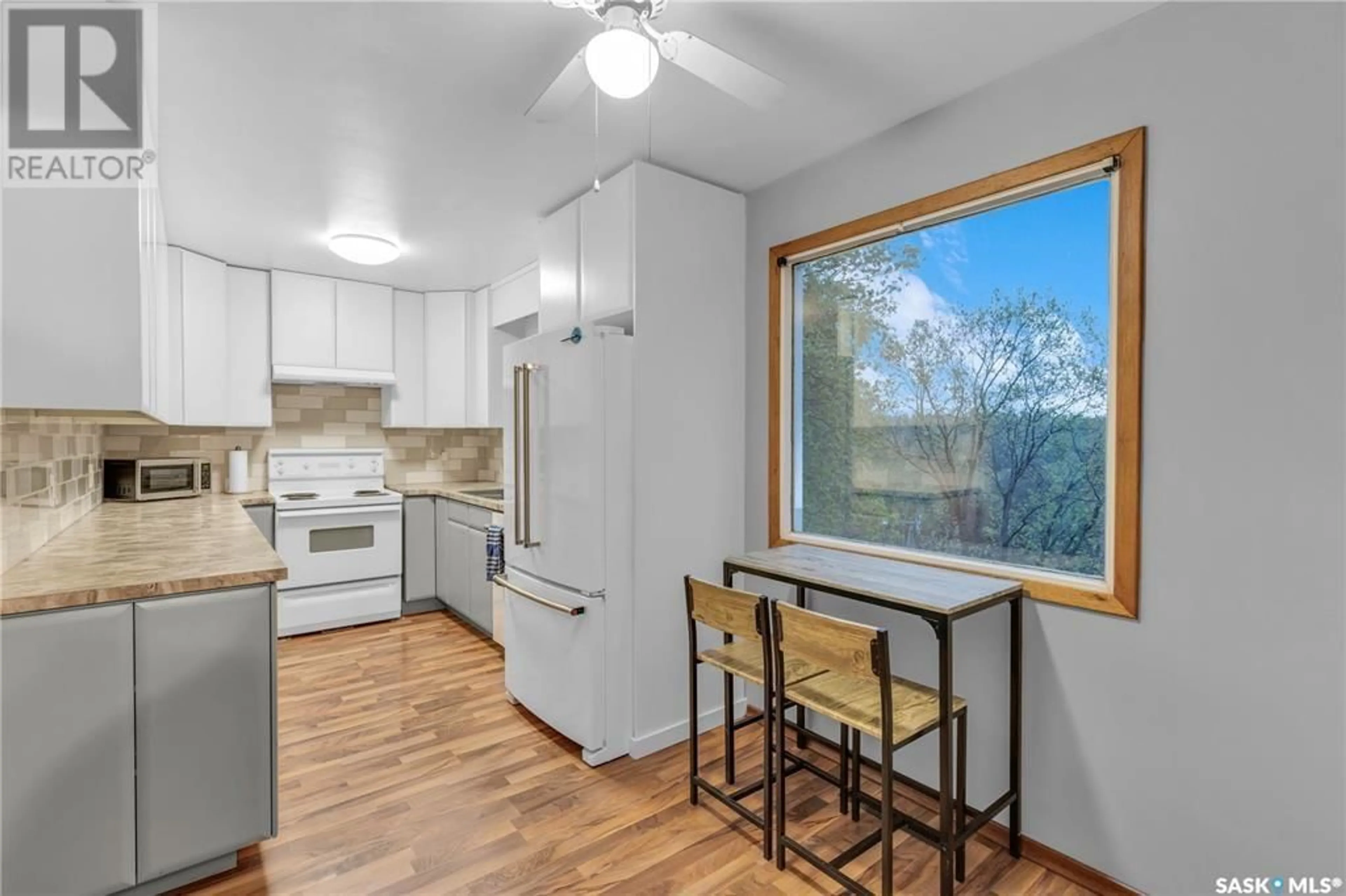 Standard kitchen, unknown for 2050 RIVERSIDE DRIVE, Prince Albert Saskatchewan S6V5R3