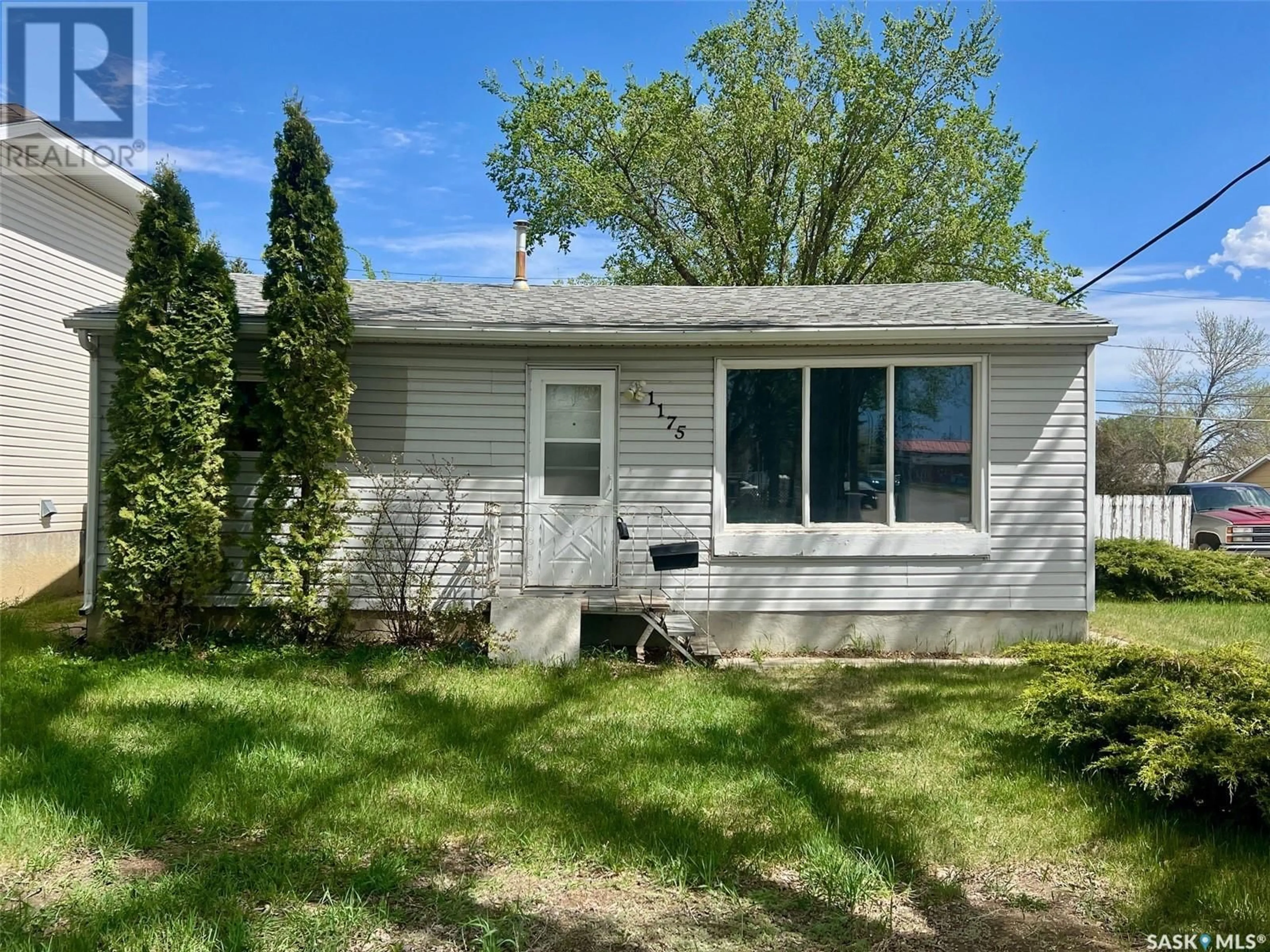 Home with vinyl exterior material, street for 1175 EDGAR STREET, Regina Saskatchewan S4N3J6