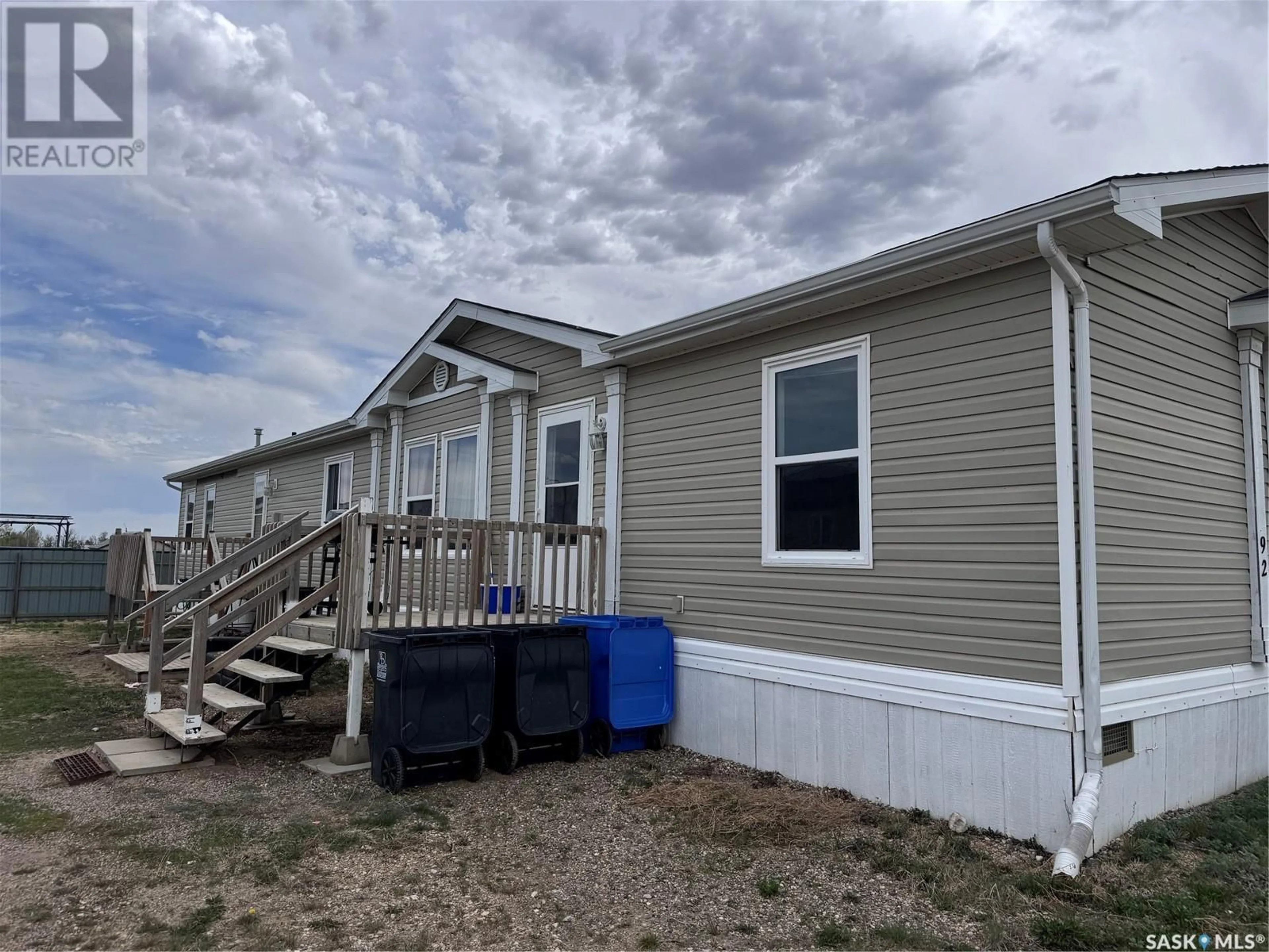 Home with vinyl exterior material, unknown for 92 FOORD CRESCENT, Macoun Saskatchewan S0C1P0