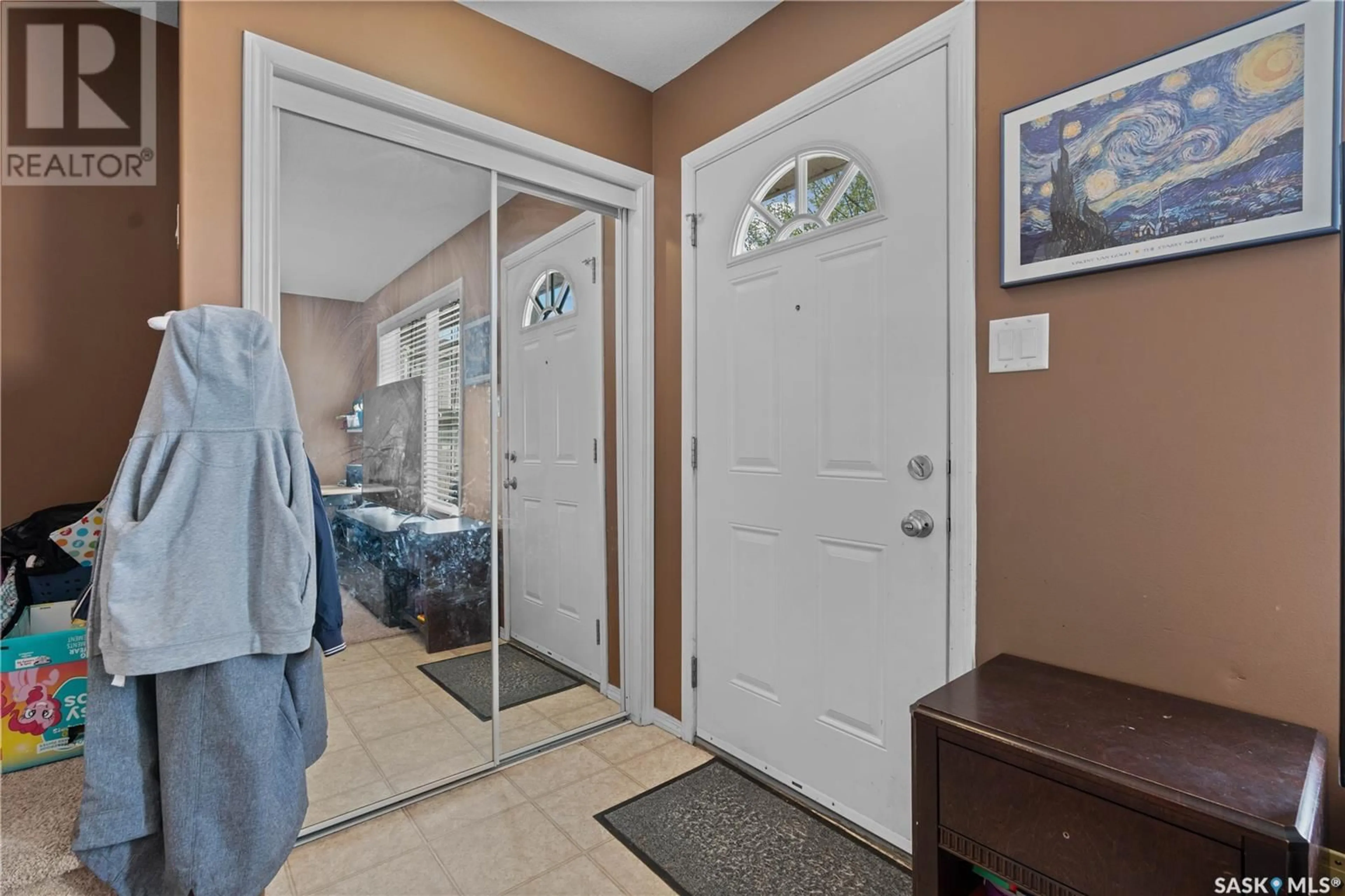 Indoor entryway for 2804 CRANBOURN CRESCENT, Regina Saskatchewan S4V3C1