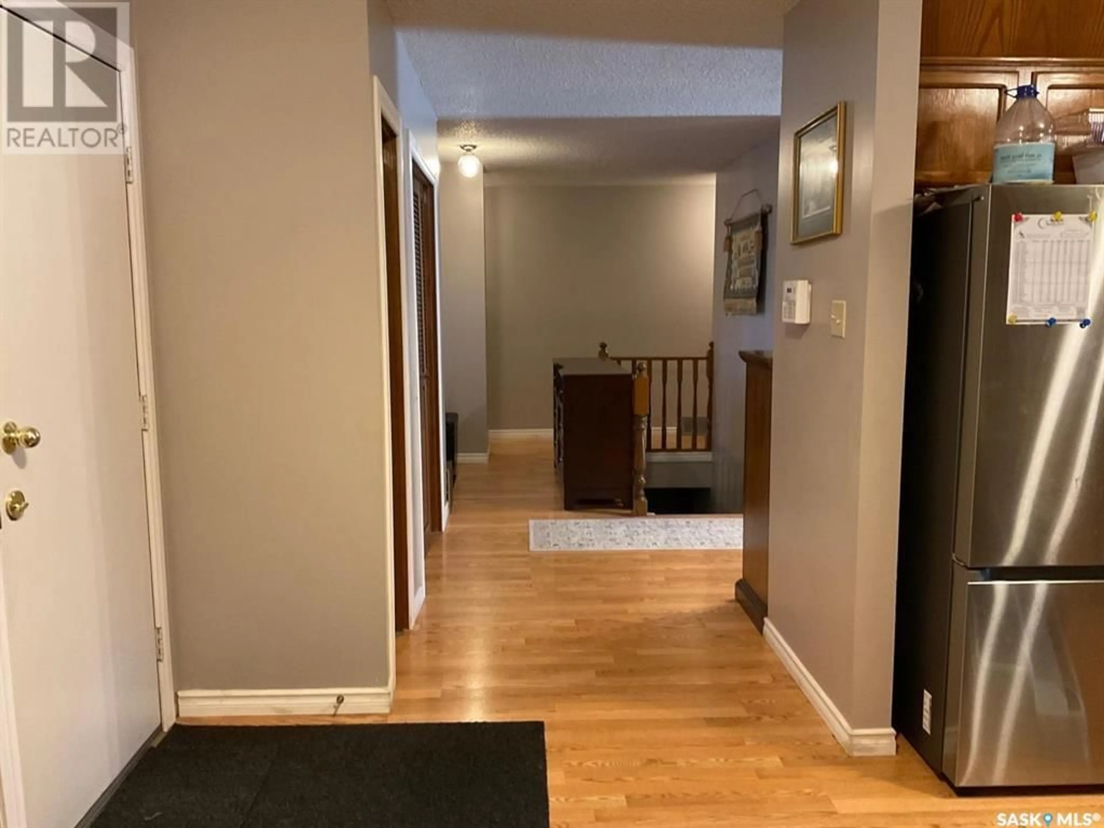 Indoor entryway for 7211 SHERWOOD DRIVE, Regina Saskatchewan S4X2V5