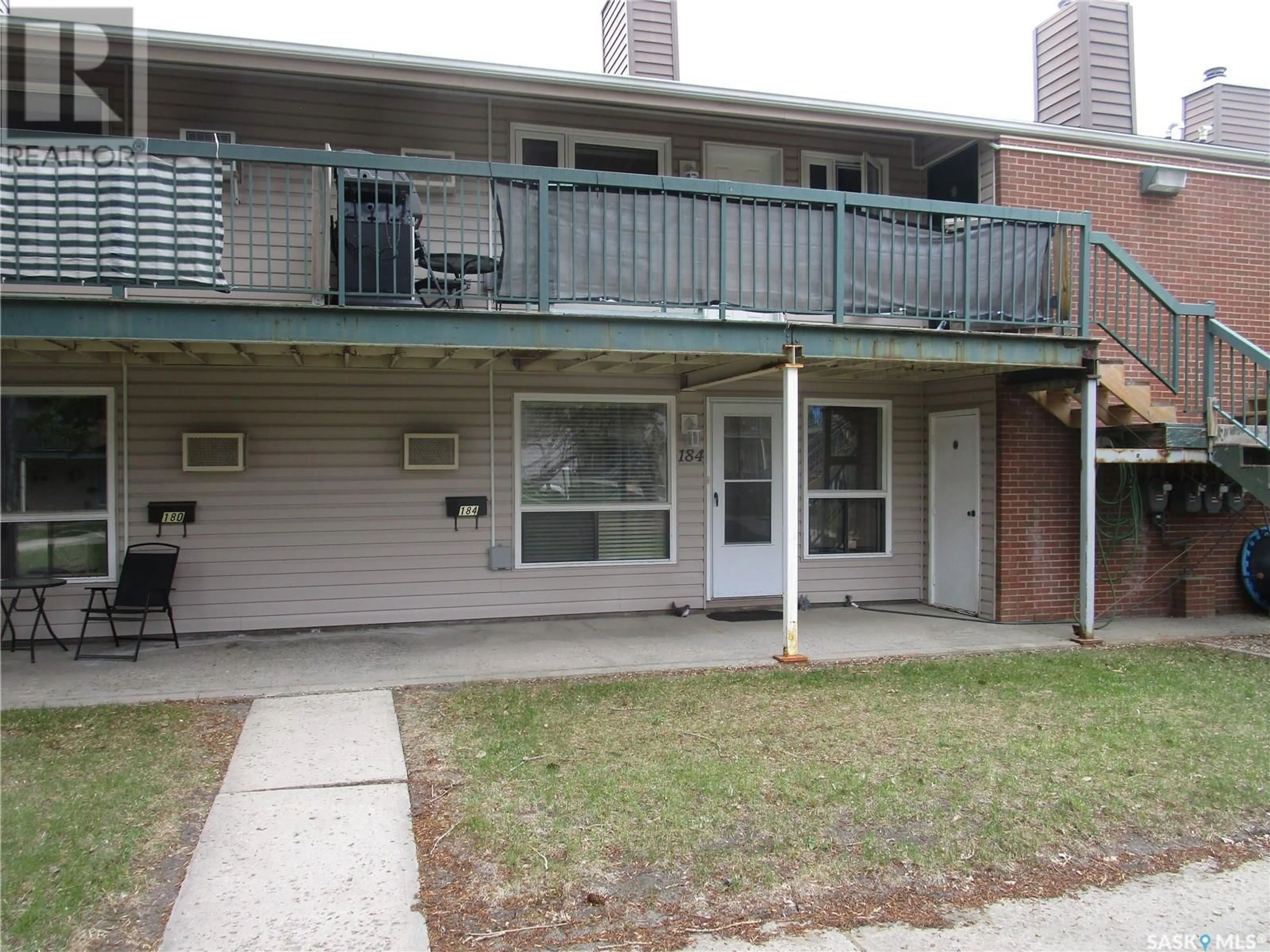 Patio, street for 160 - 184 GORE PLACE, Regina Saskatchewan S4T7S4