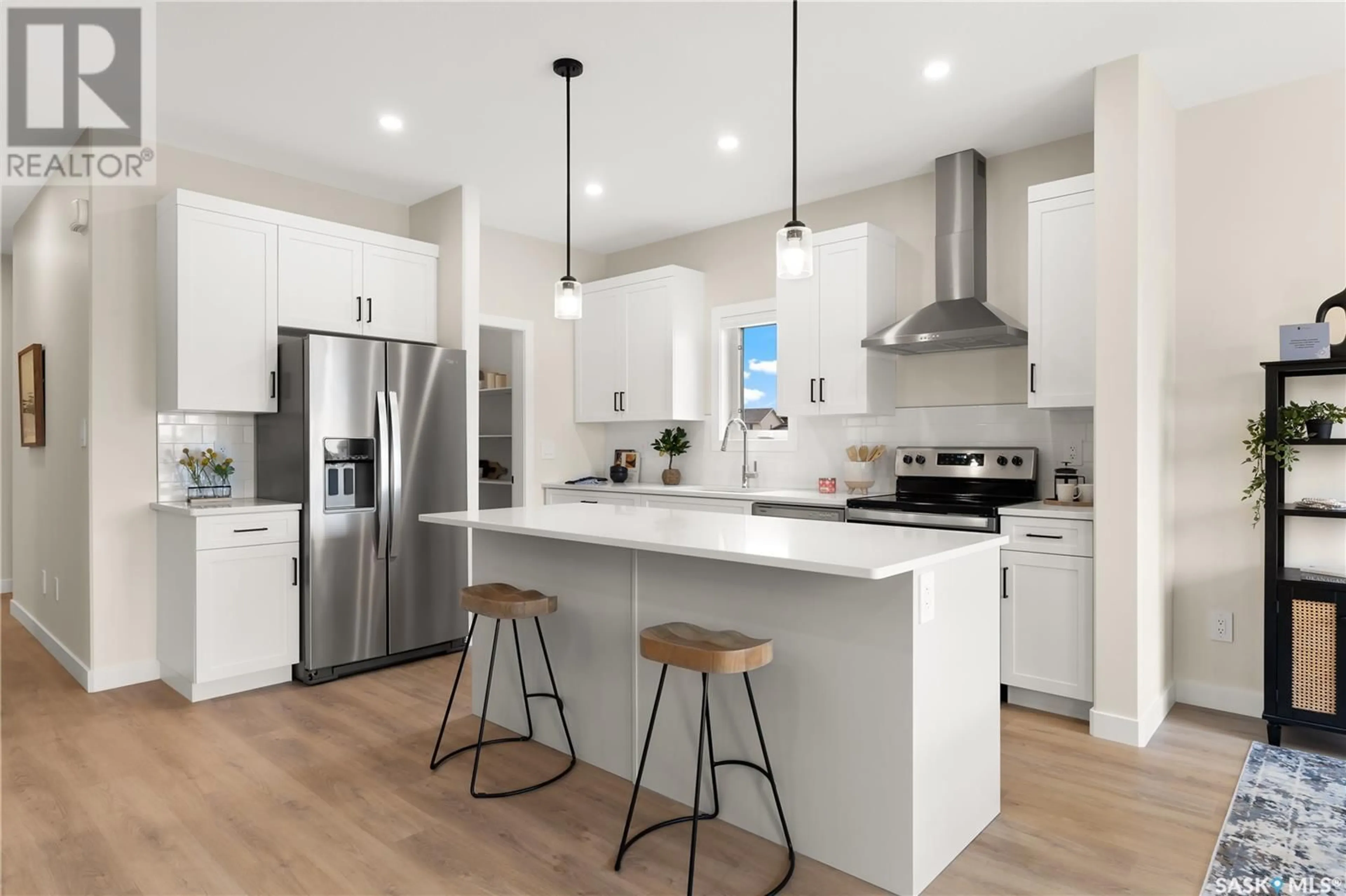 Open concept kitchen, unknown for 951 TRAEGER MANOR, Saskatoon Saskatchewan S7V1V8