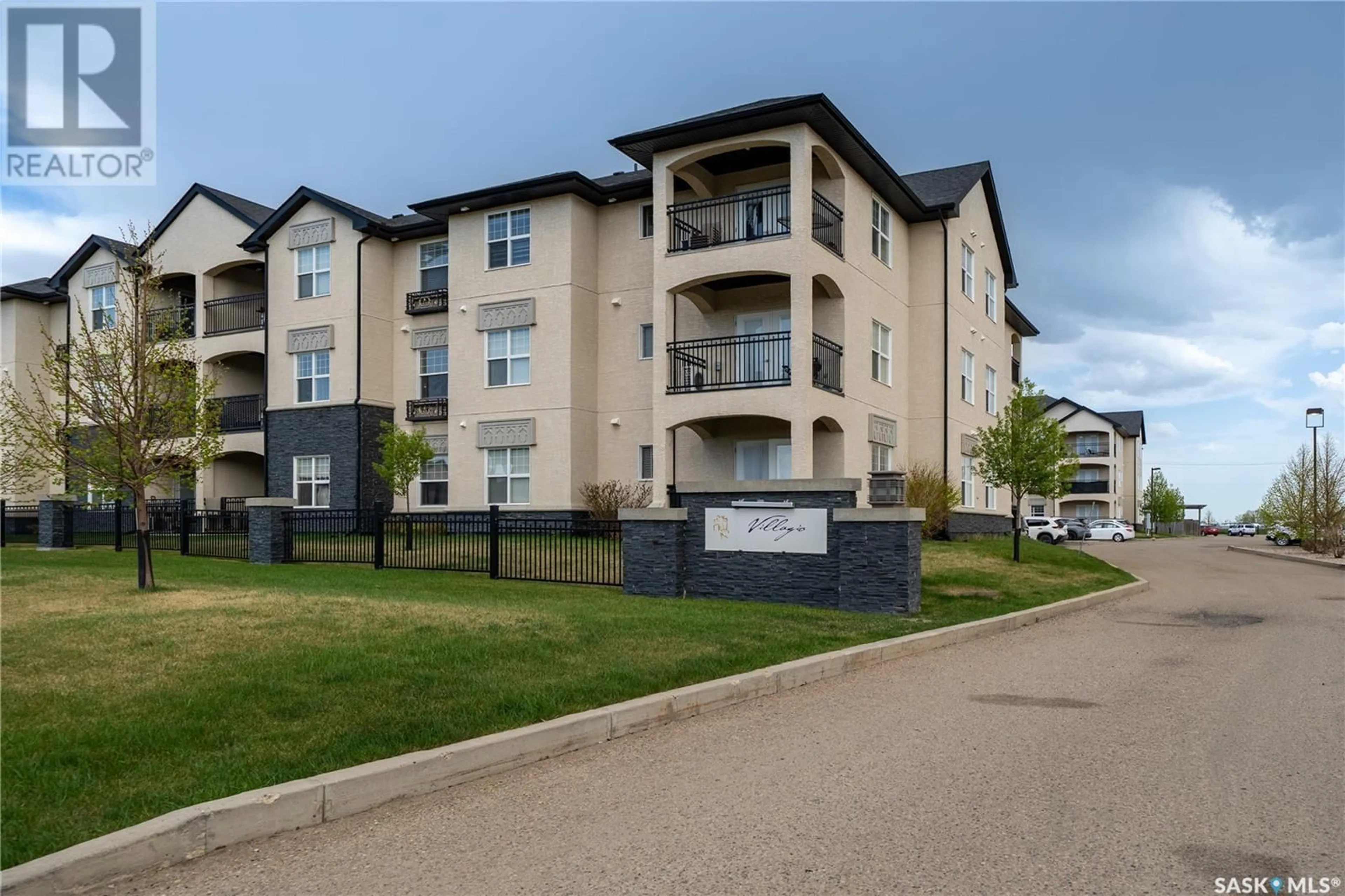A pic from outside/outdoor area/front of a property/back of a property/a pic from drone, building for 220 1545 NEVILLE DRIVE, Regina Saskatchewan S4Z0A7