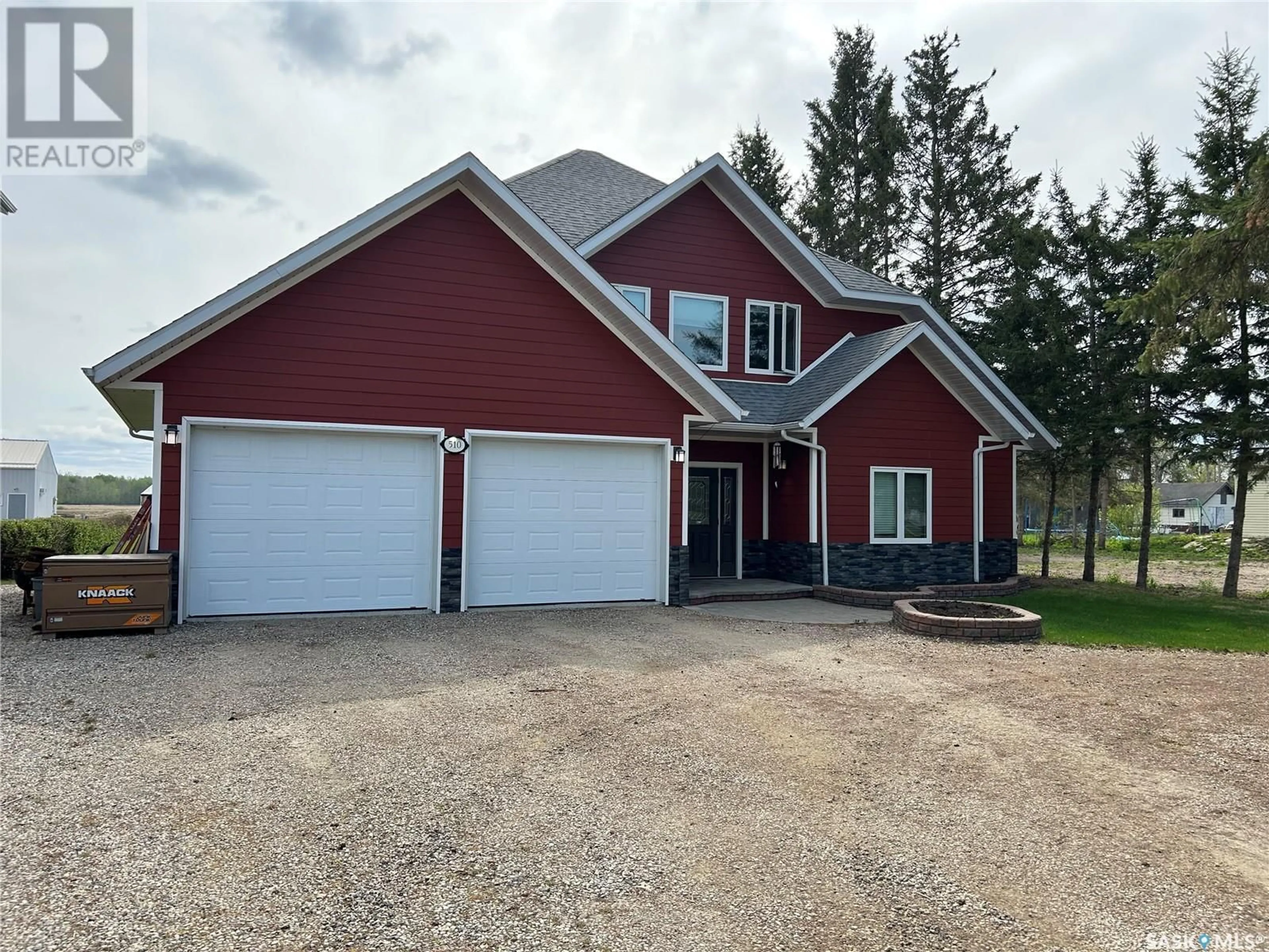 Home with vinyl exterior material, street for 510 PARKDALE STREET, Carrot River Saskatchewan S0E0L0