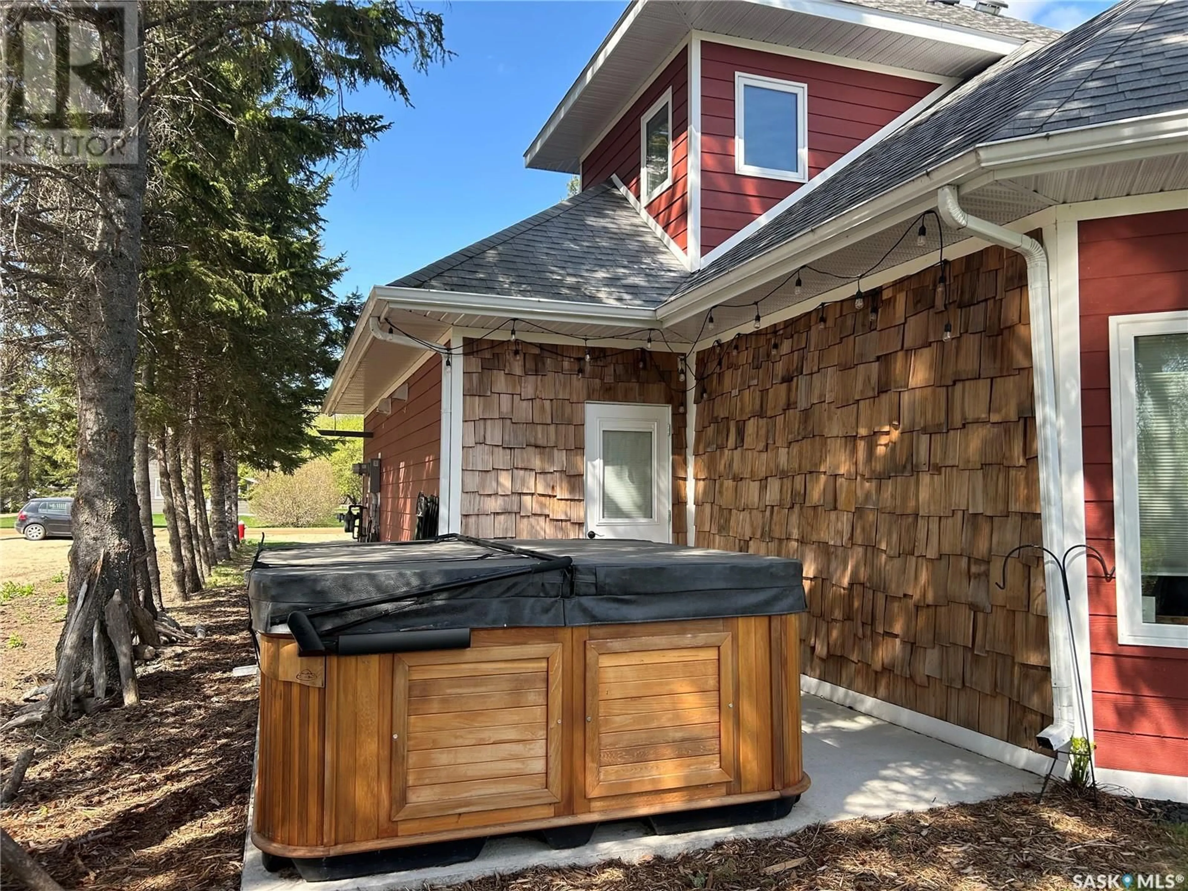 Home with vinyl exterior material, unknown for 510 PARKDALE STREET, Carrot River Saskatchewan S0E0L0