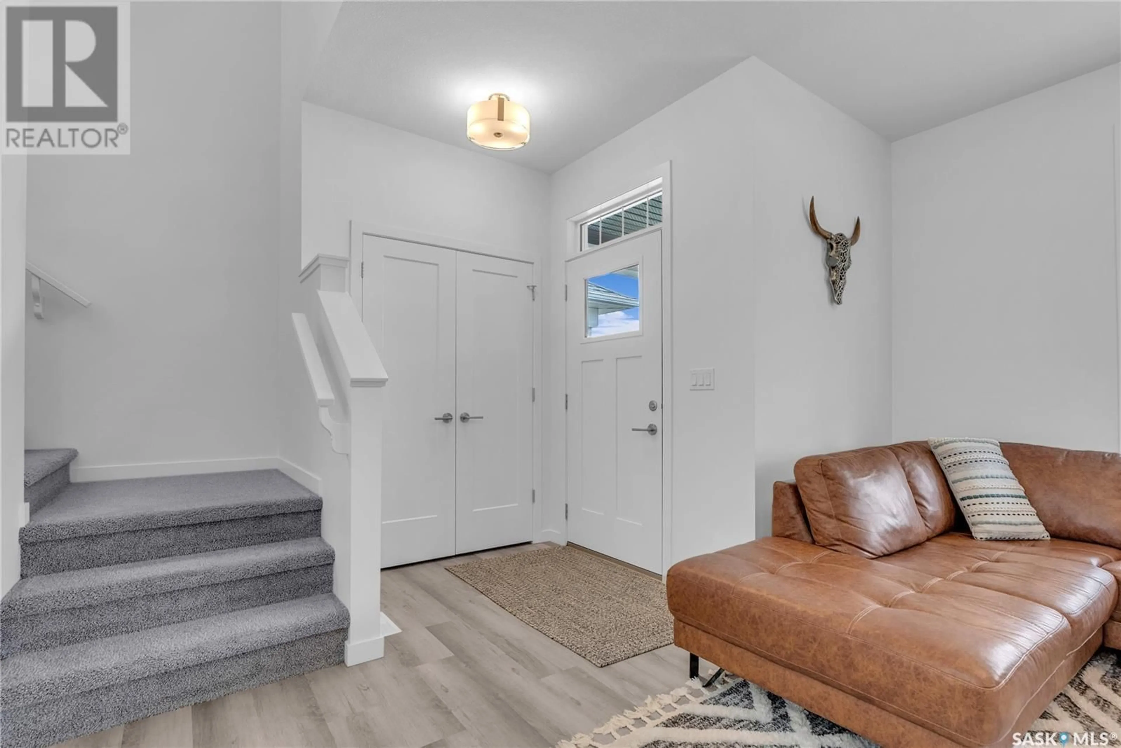 Indoor entryway for 168 DUBOIS CRESCENT, Saskatoon Saskatchewan S7V0R5