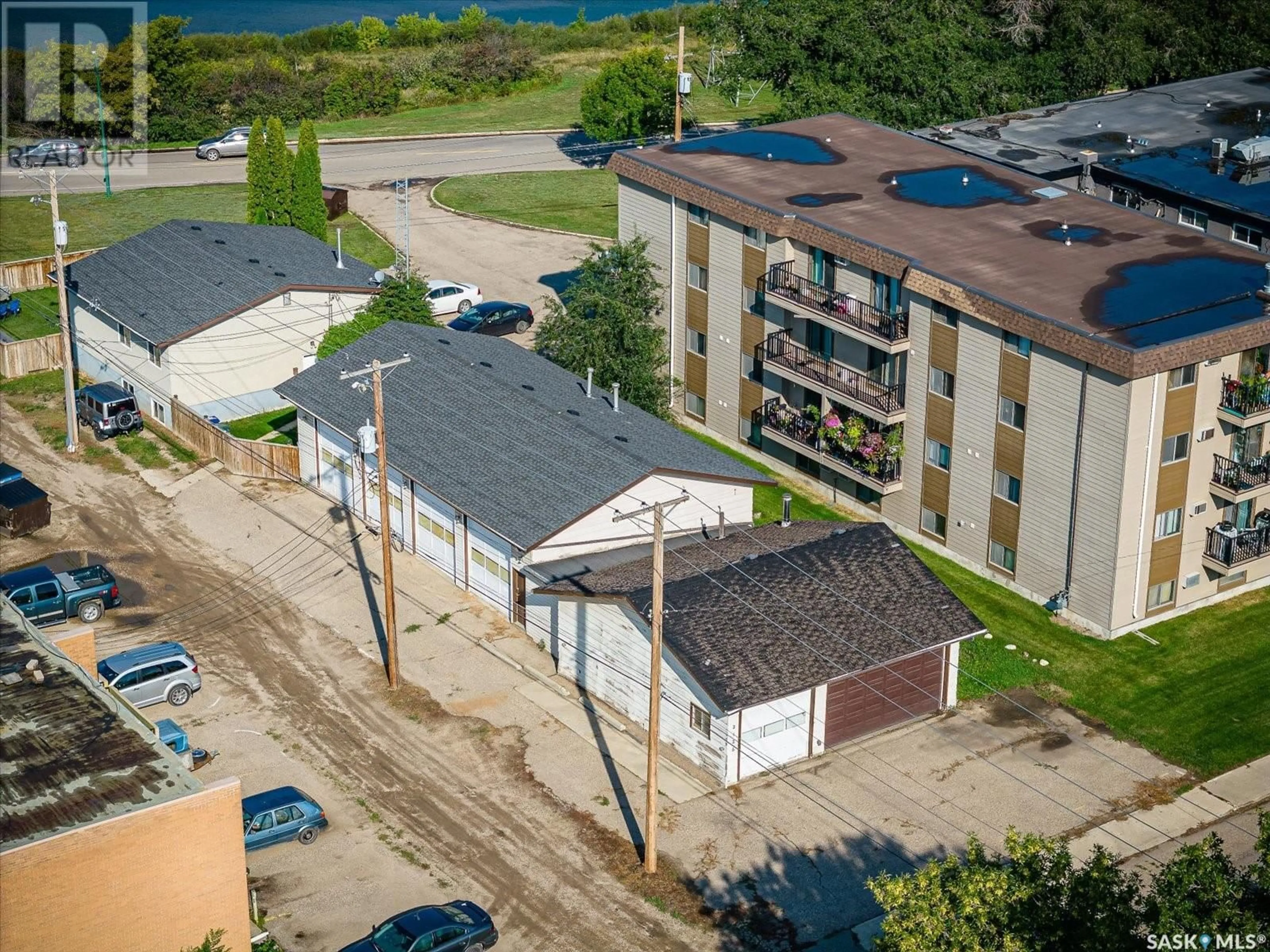 A pic from outside/outdoor area/front of a property/back of a property/a pic from drone, building for 2126 STE CECILIA AVENUE, Saskatoon Saskatchewan S7M0P2