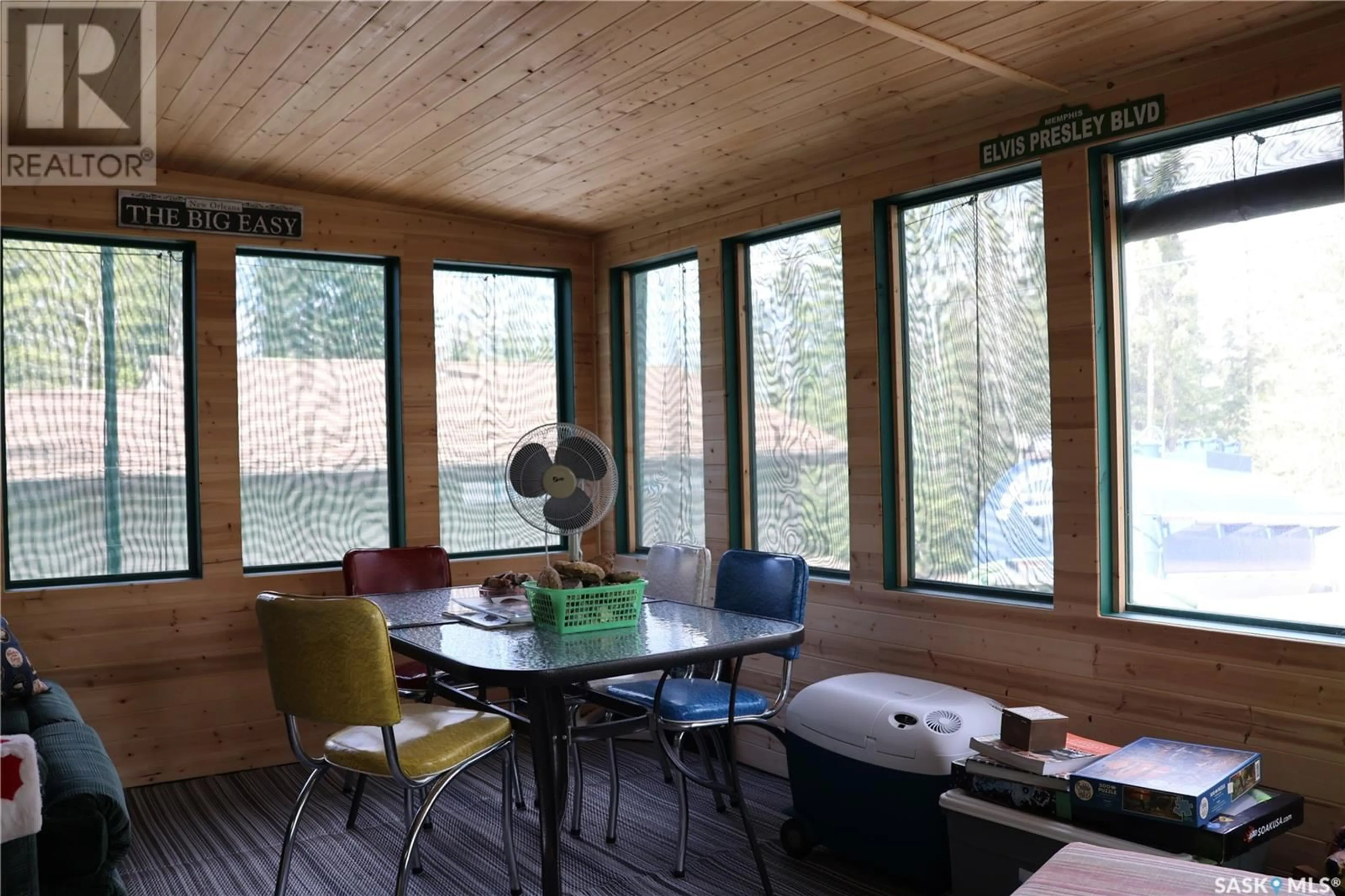 Dining room, wood/laminate floor for 10 - 3 ASPEN CRESCENT, Whelan Bay Saskatchewan S0J1T0