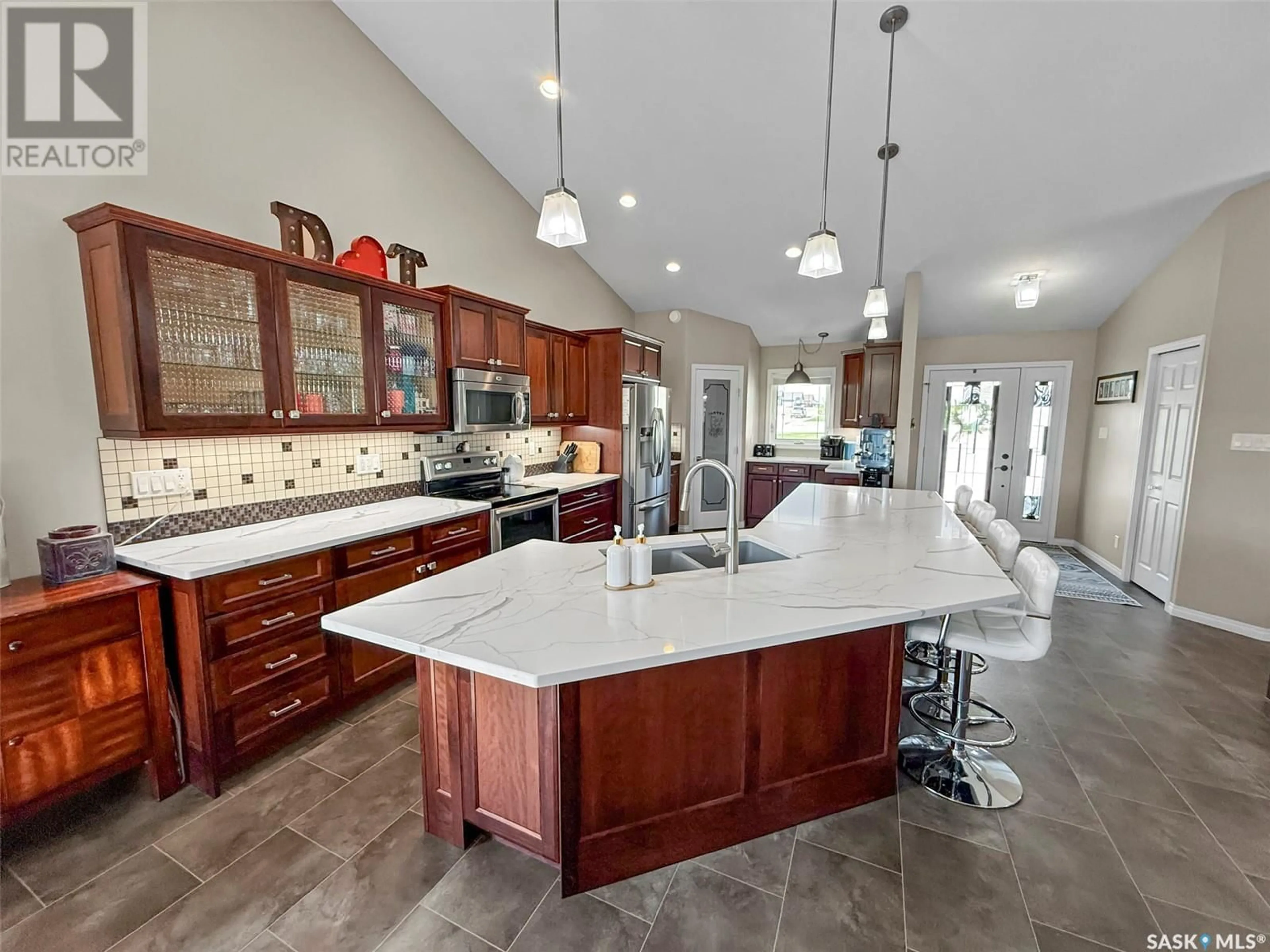 Contemporary kitchen, ceramic/tile floor for 732 HAMILTON DRIVE, Swift Current Saskatchewan S9H0S3