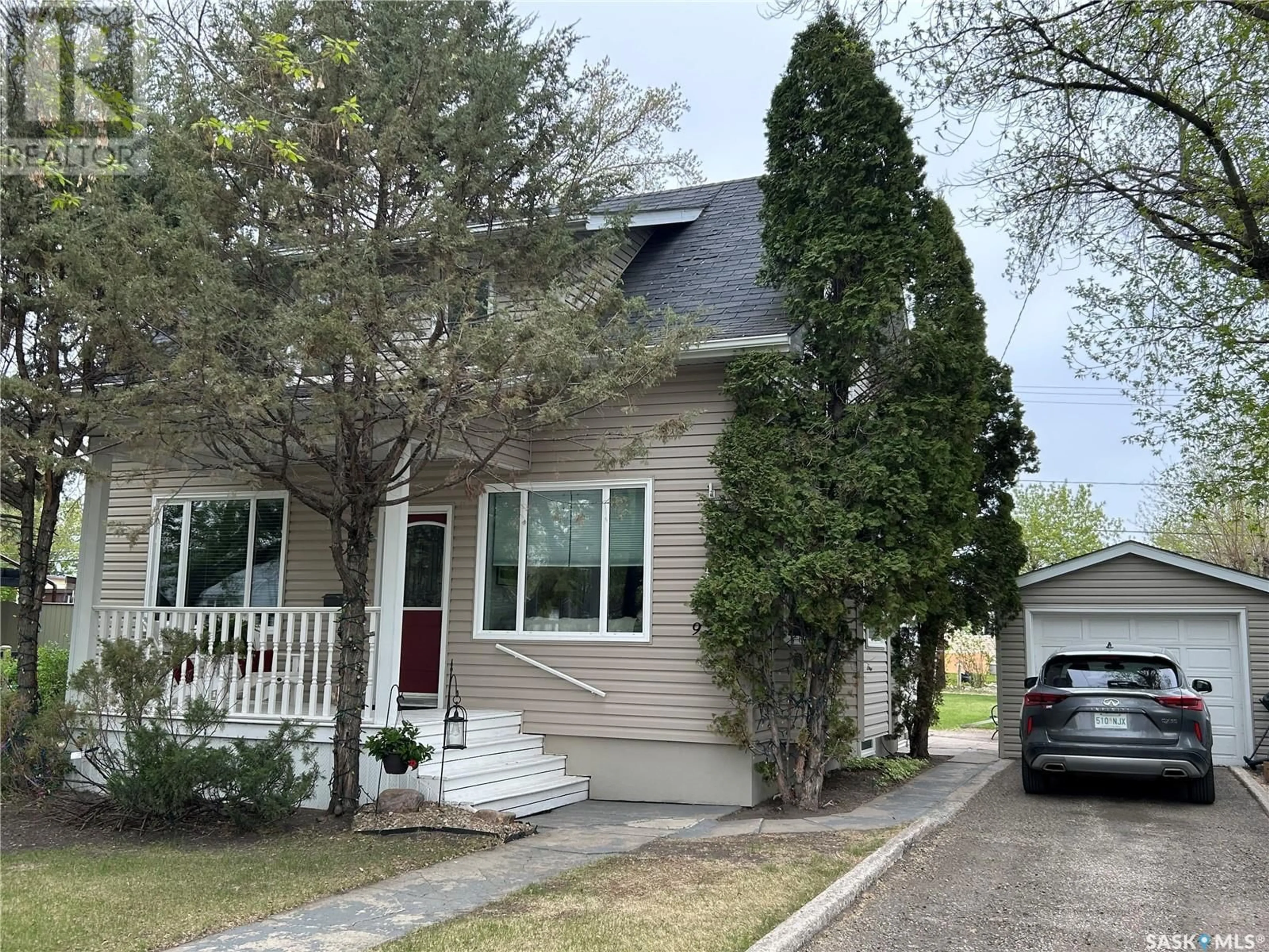 Home with vinyl exterior material, street for 922 9TH STREET, Humboldt Saskatchewan S0K2A0