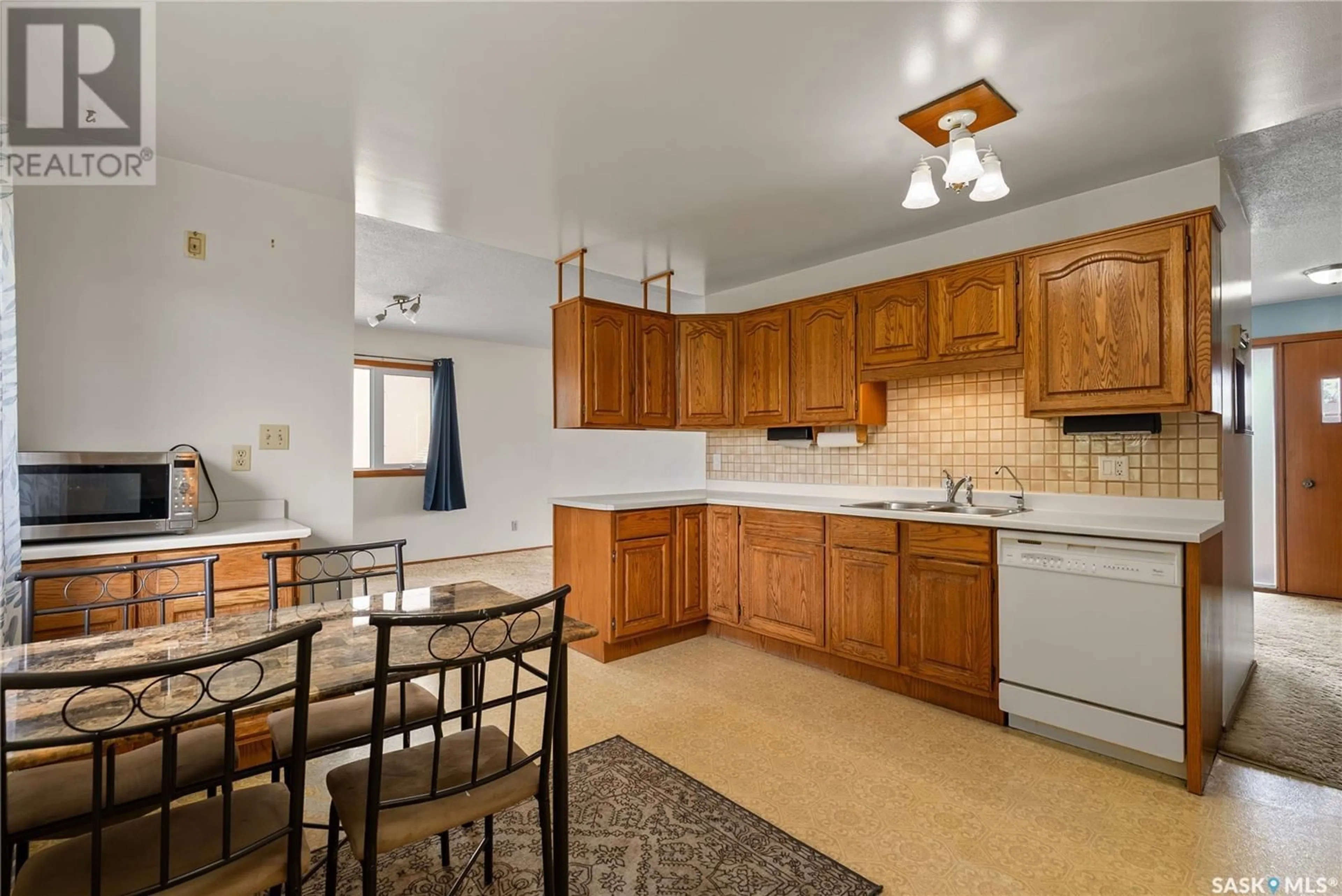 Standard kitchen, unknown for 404 6TH AVENUE, Biggar Saskatchewan S0K0M0