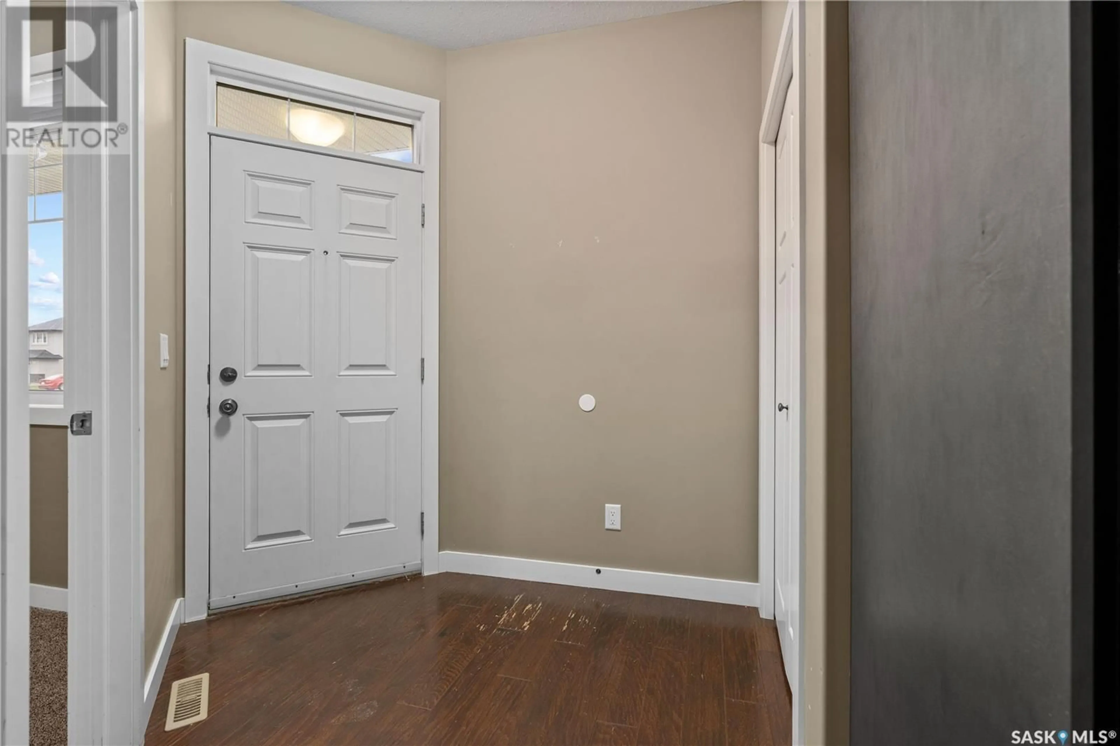 Indoor entryway for 4205 GREEN APPLE DRIVE, Regina Saskatchewan S4V1S1