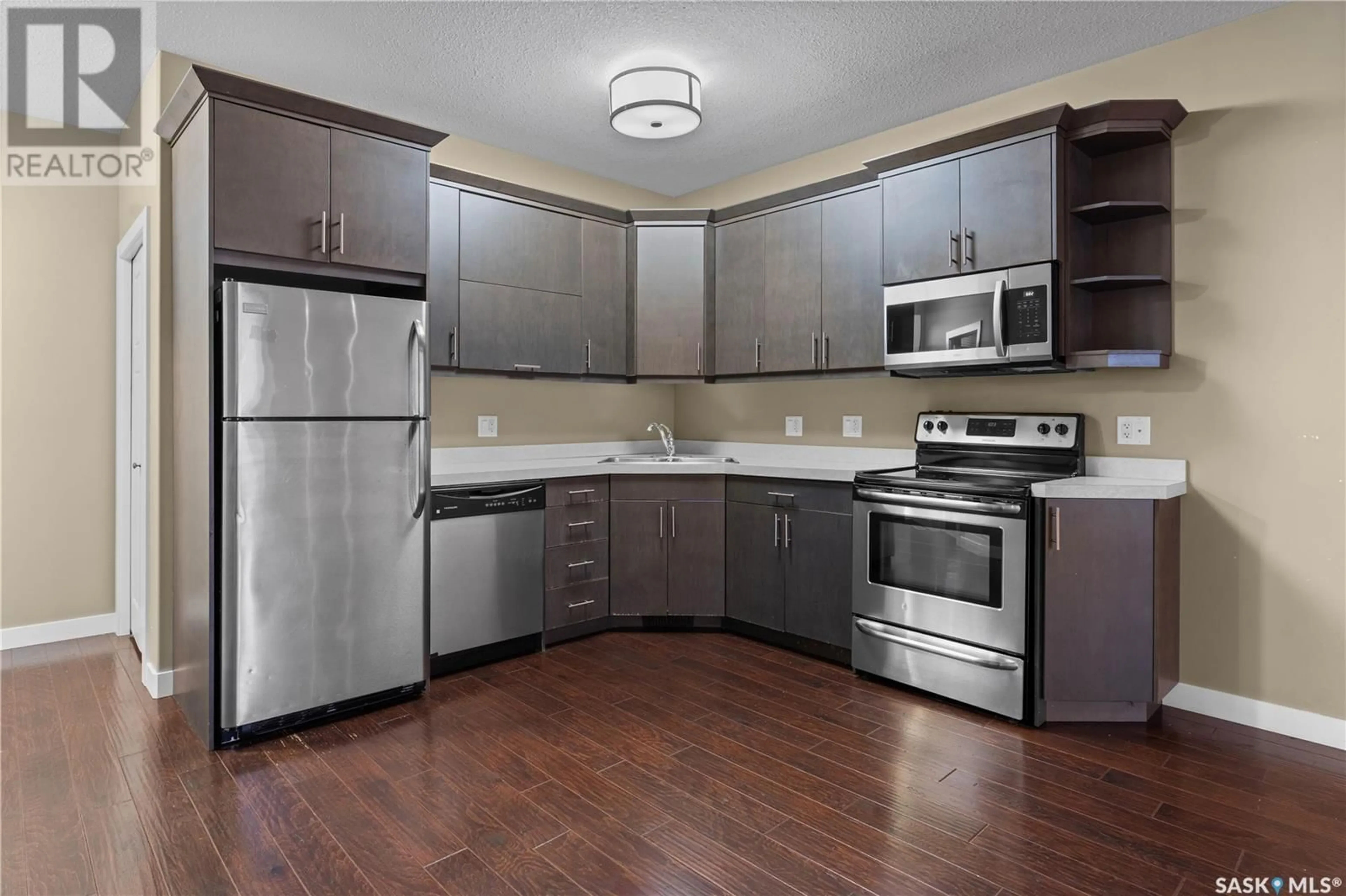 Standard kitchen, unknown for 4205 GREEN APPLE DRIVE, Regina Saskatchewan S4V1S1
