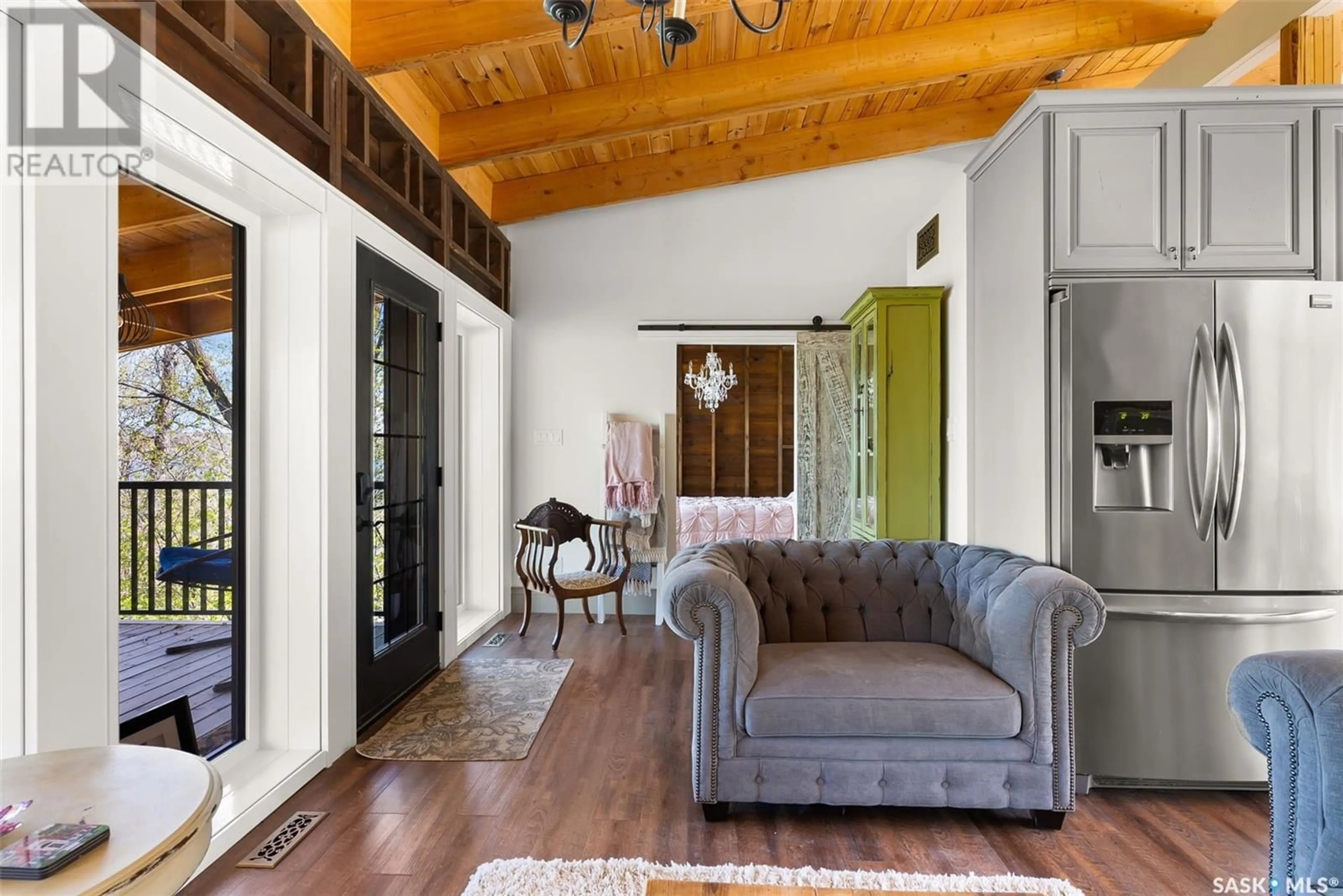 Indoor entryway for 133 QU'APPELLE PLACE, Echo Lake Saskatchewan S0G1S0