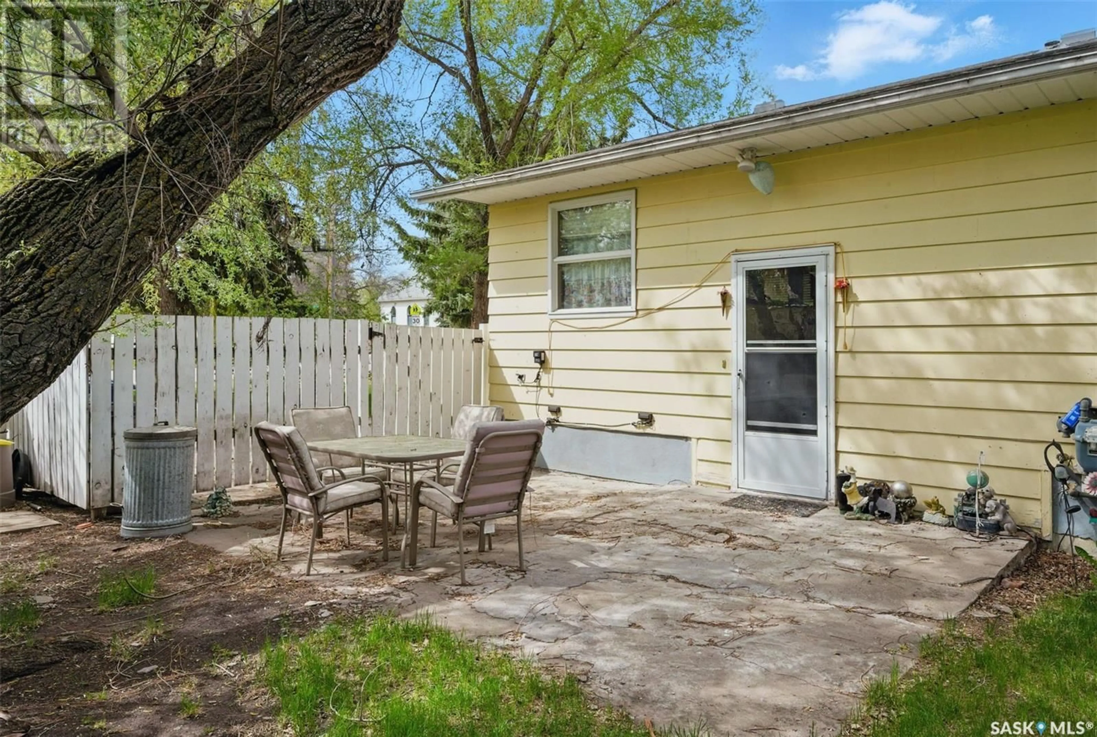 Patio, street for 6011 5TH STREET, Rosthern Saskatchewan S0K2H0