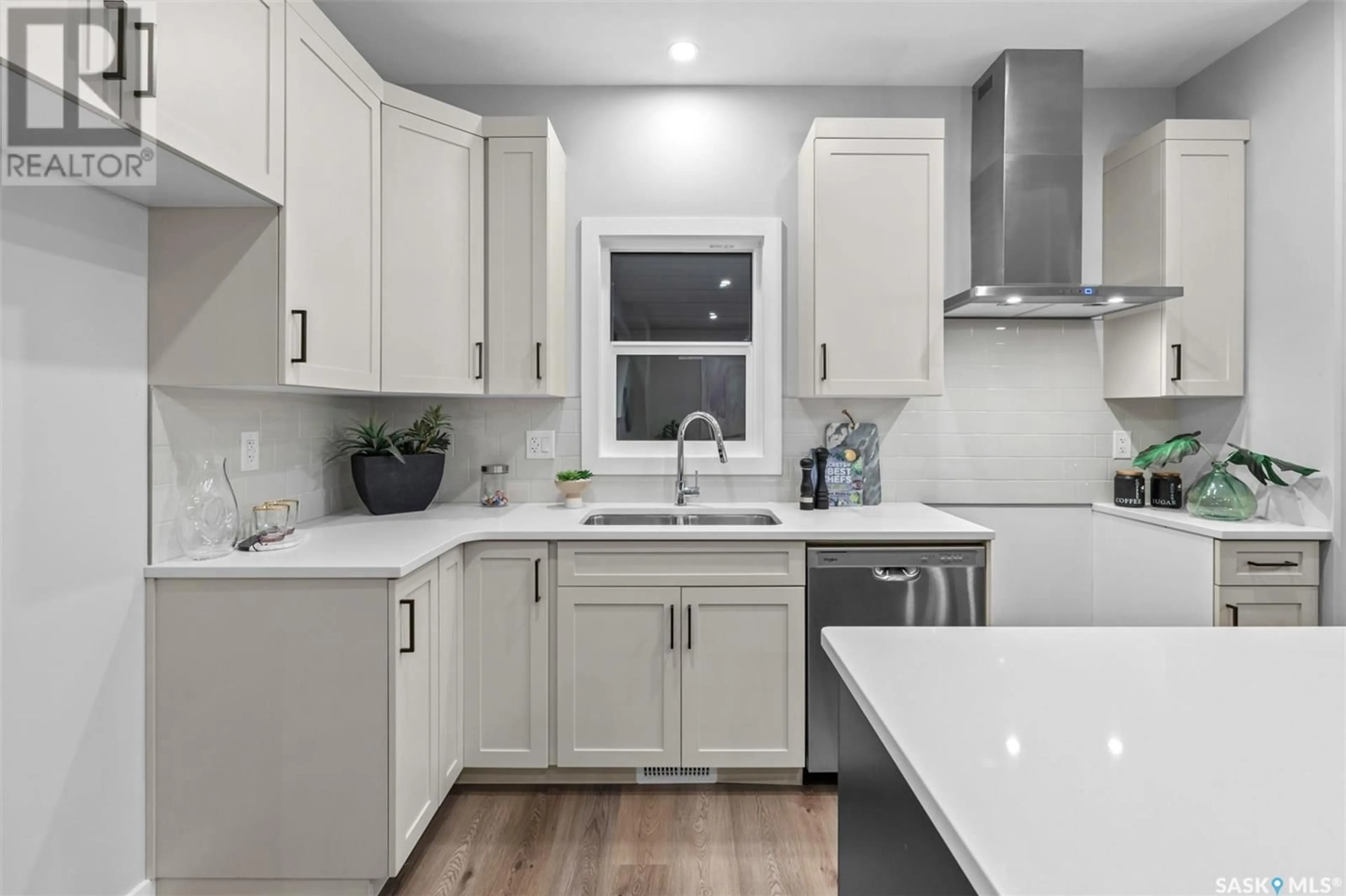 Open concept kitchen, ceramic/tile floor for 943 TRAEGER MANOR, Saskatoon Saskatchewan S7V1V8