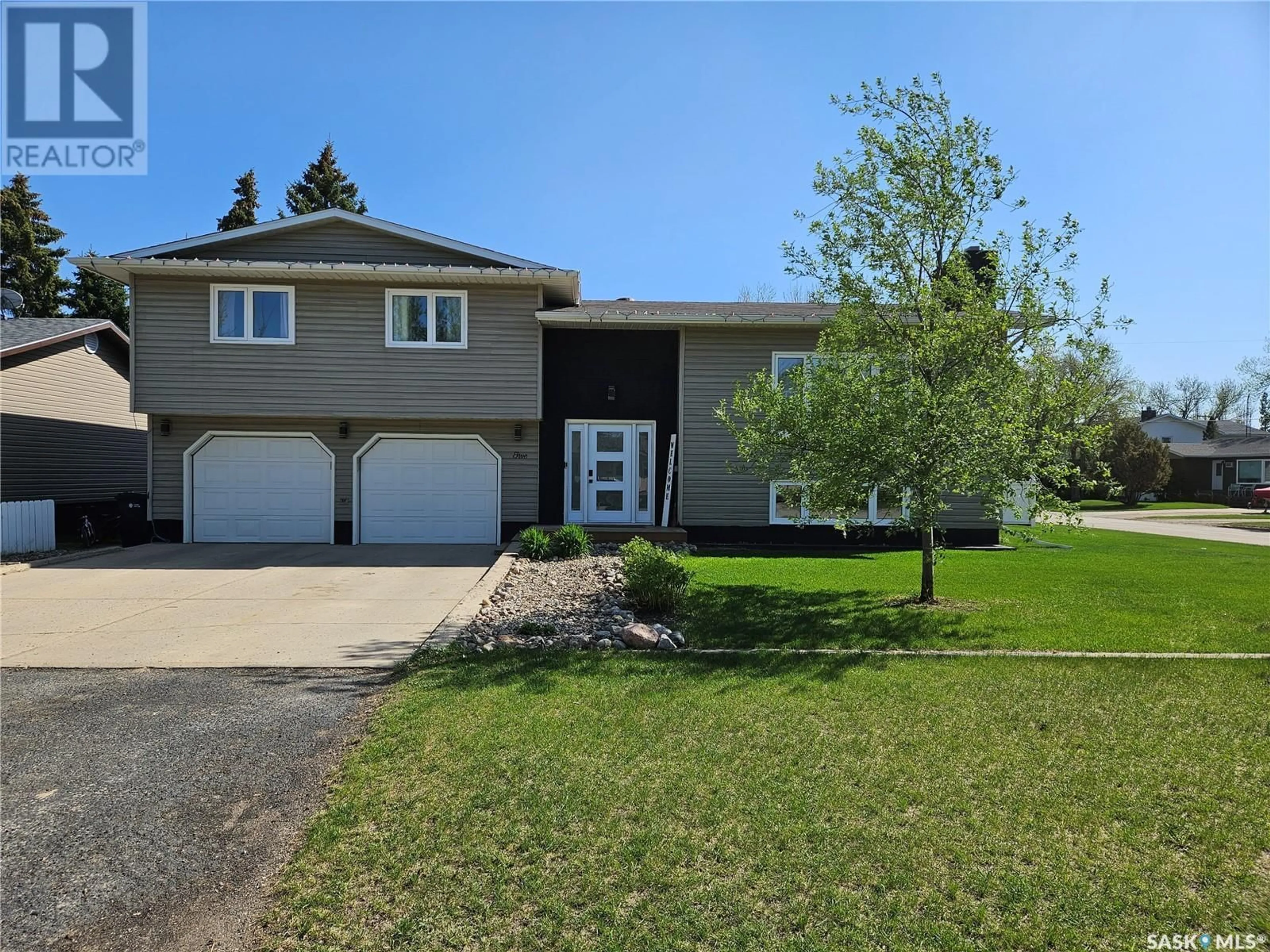 Home with vinyl exterior material, street for 5 SOURIS AVENUE, Redvers Saskatchewan S0C2H0
