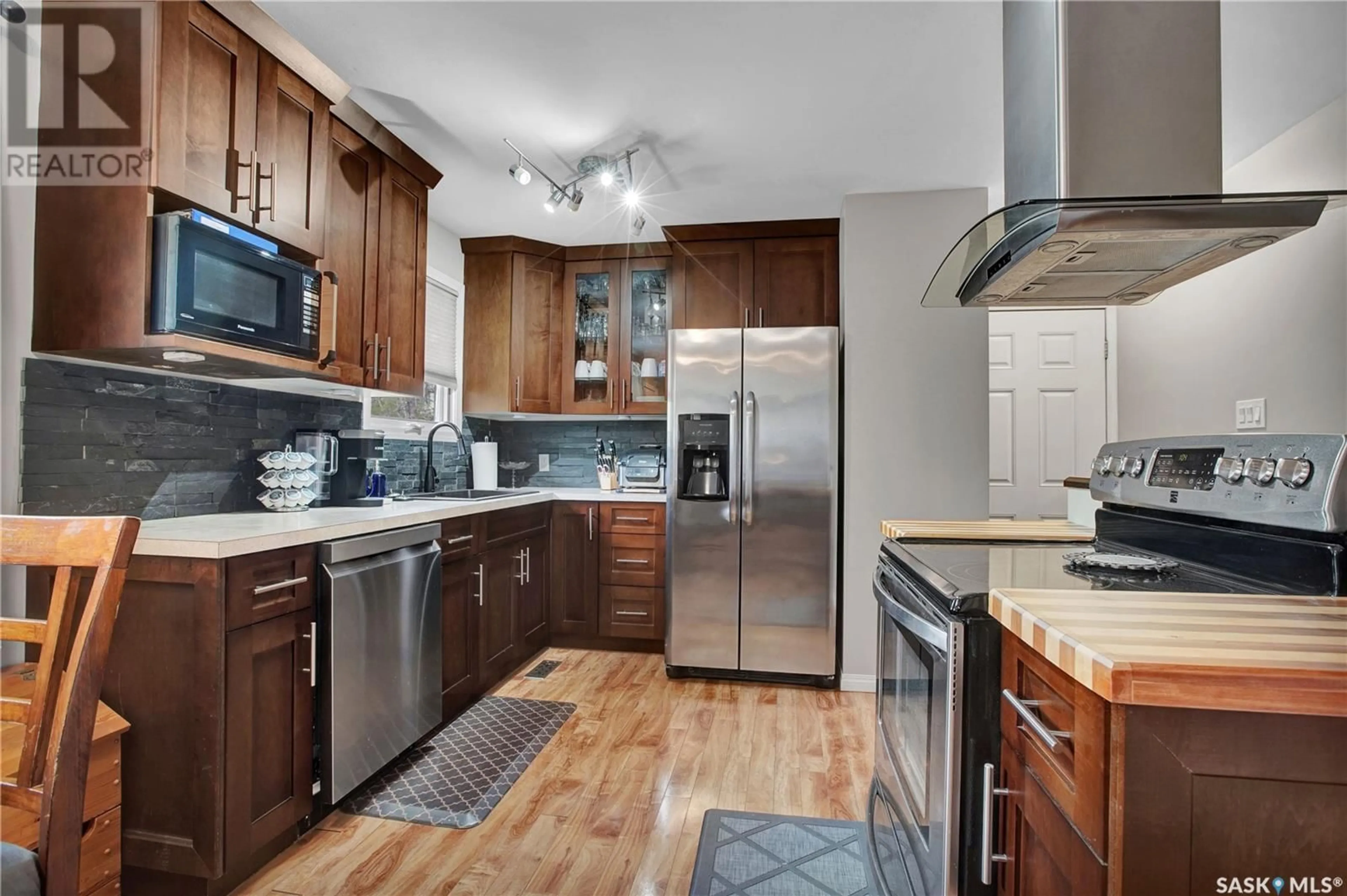 Open concept kitchen, unknown for 5008 NEUFELD AVENUE, Waldheim Saskatchewan S0K4R0