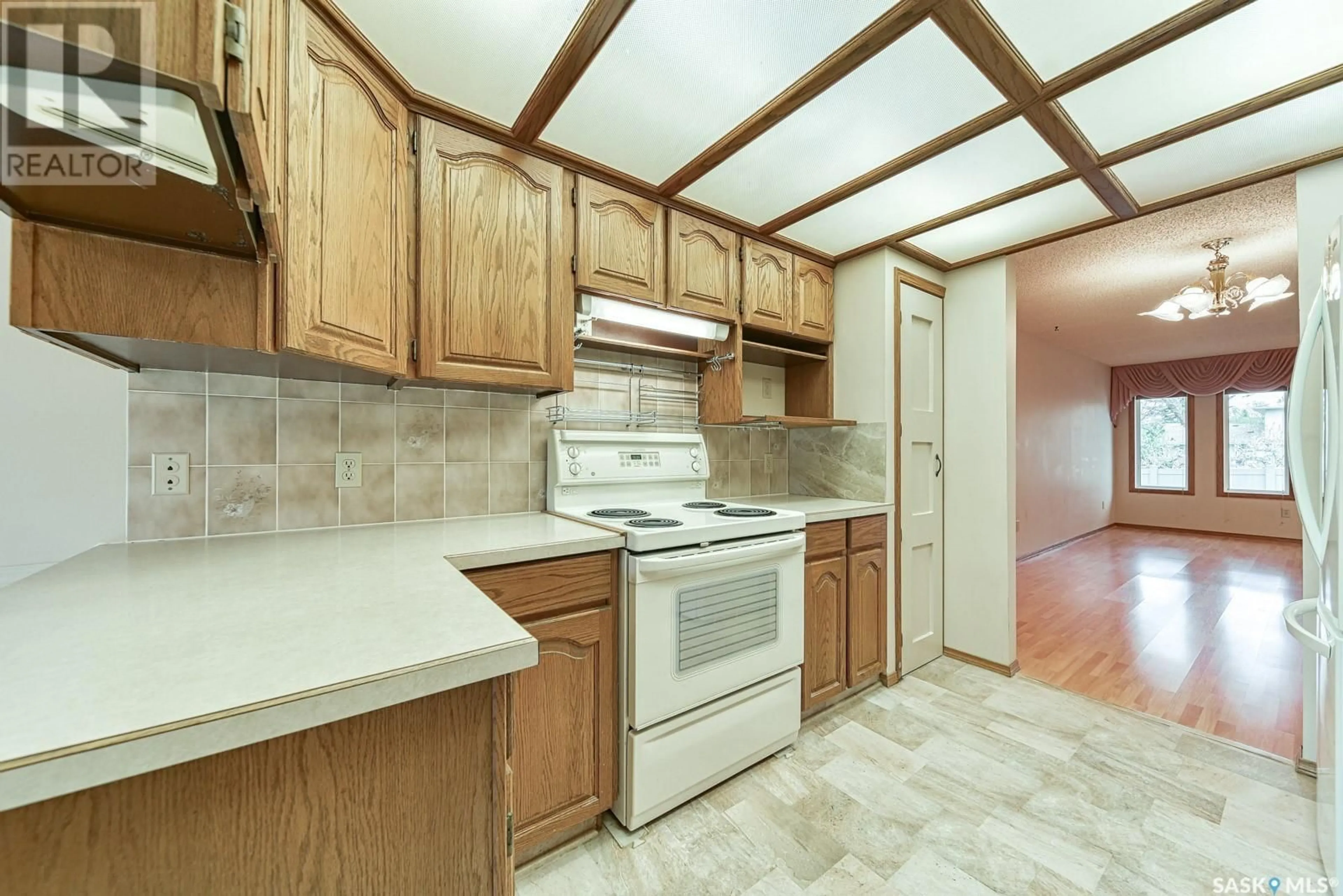 Standard kitchen, unknown for 3662 WEDGWOOD WAY, Regina Saskatchewan S4V2M7