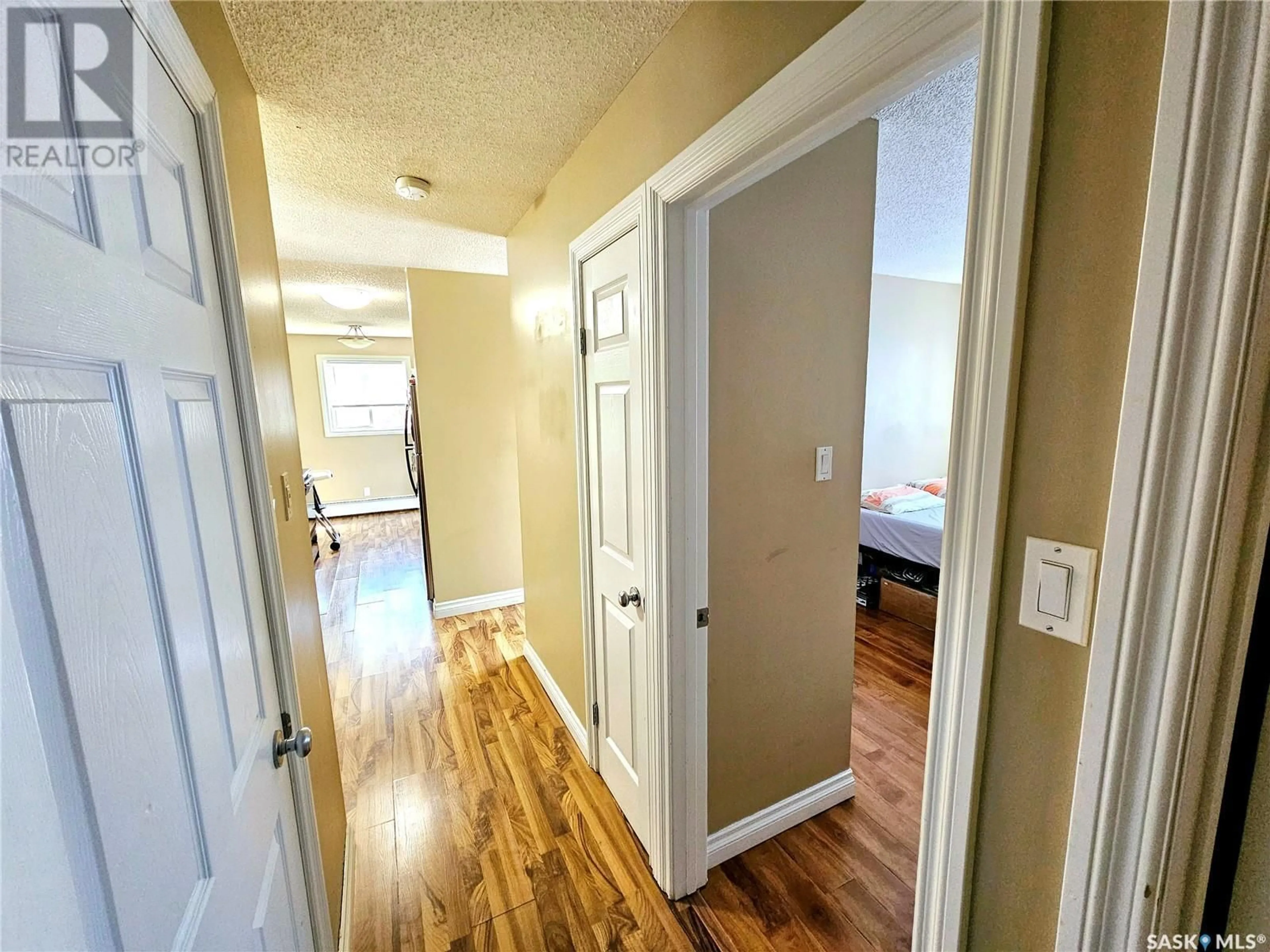 Indoor entryway for 11 115 ACADIA DRIVE, Saskatoon Saskatchewan S7H4T8