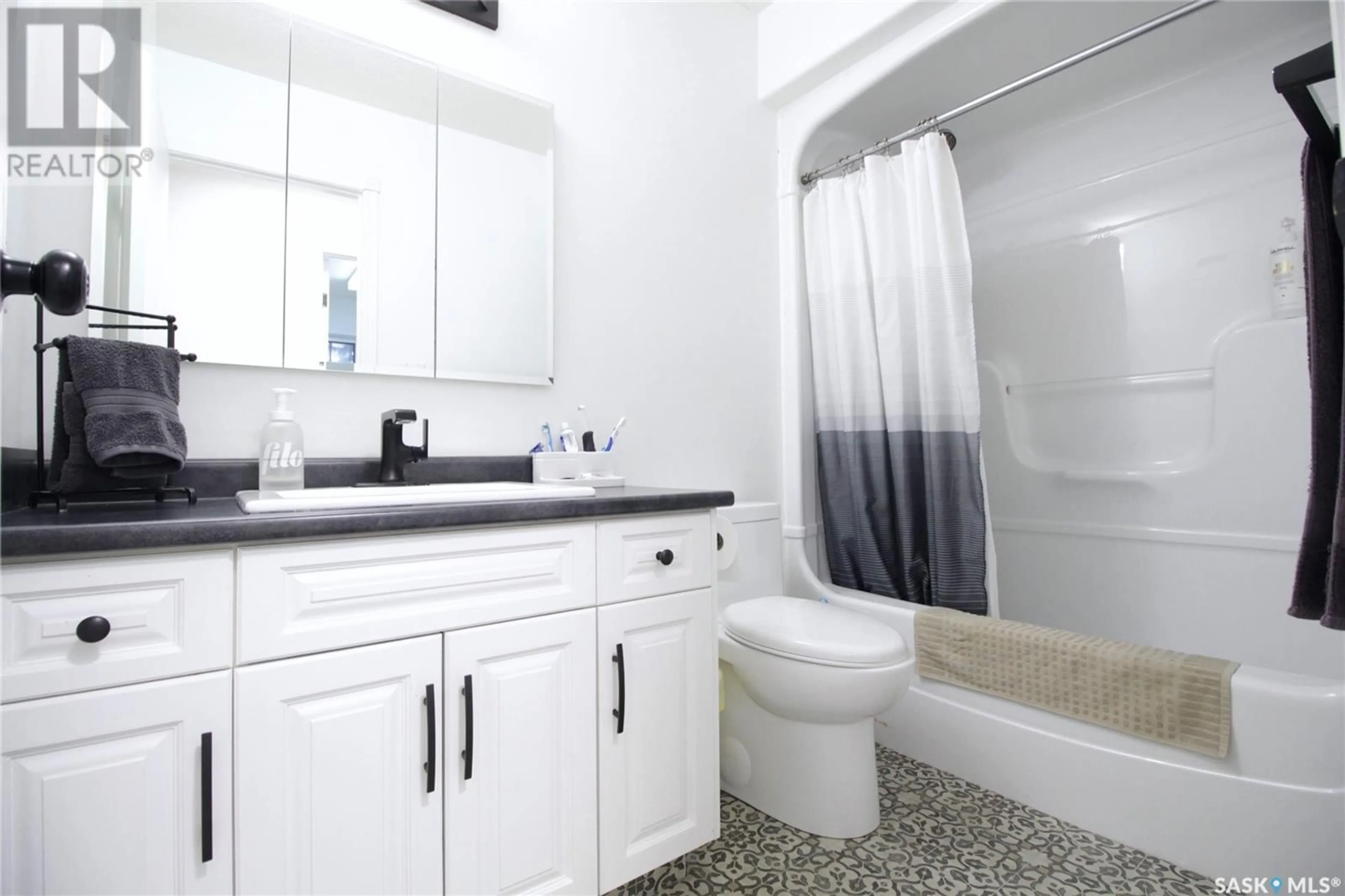 Standard bathroom, ceramic/tile floor for 538 COOK ROAD, Moosomin Saskatchewan S0G3N0