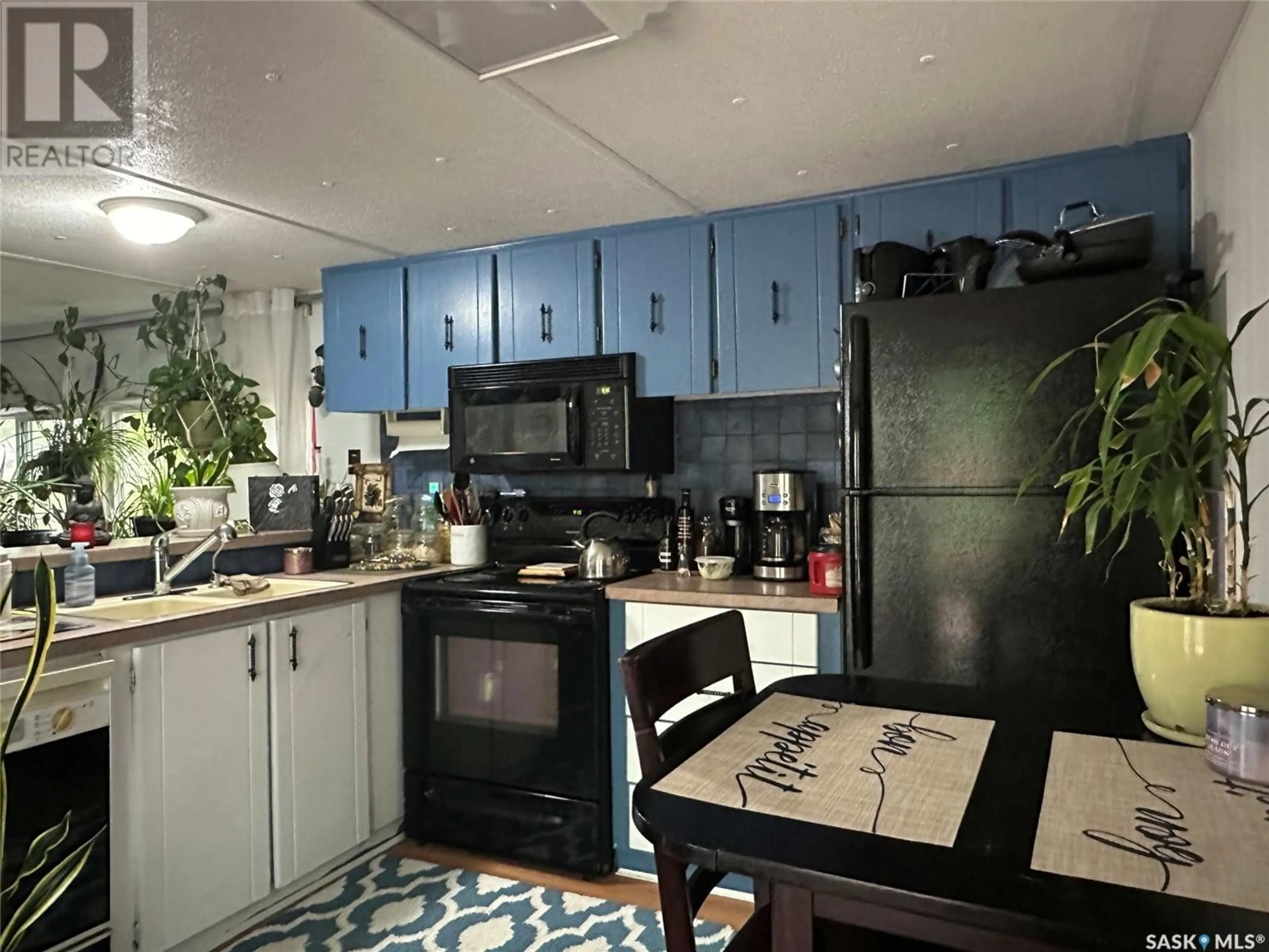 Standard kitchen, unknown for 63 DONALD PLACE, Alice Beach Saskatchewan S0G1C0