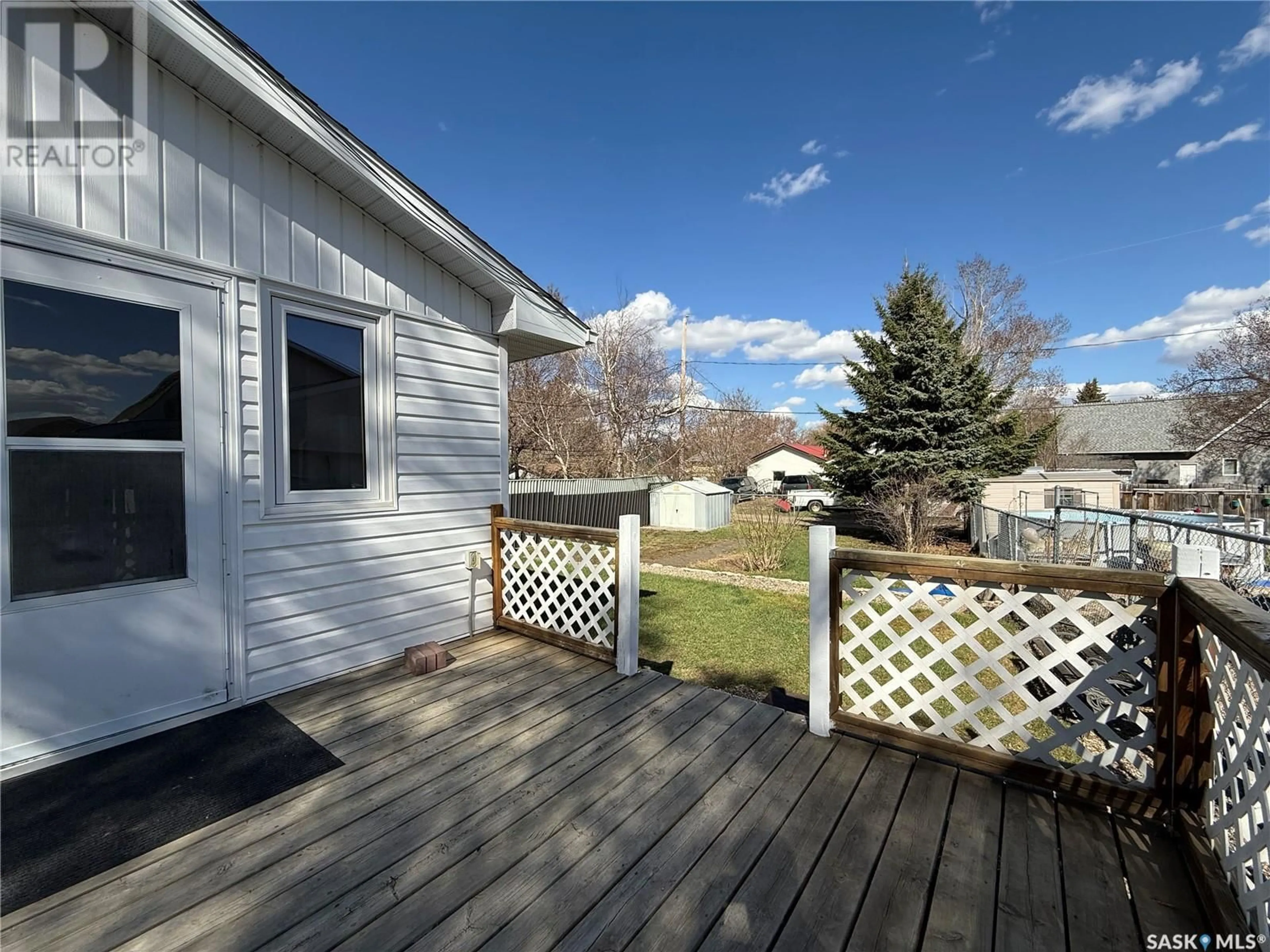 Patio, unknown for 35 SHORT STREET, Lumsden Saskatchewan S0G3C0