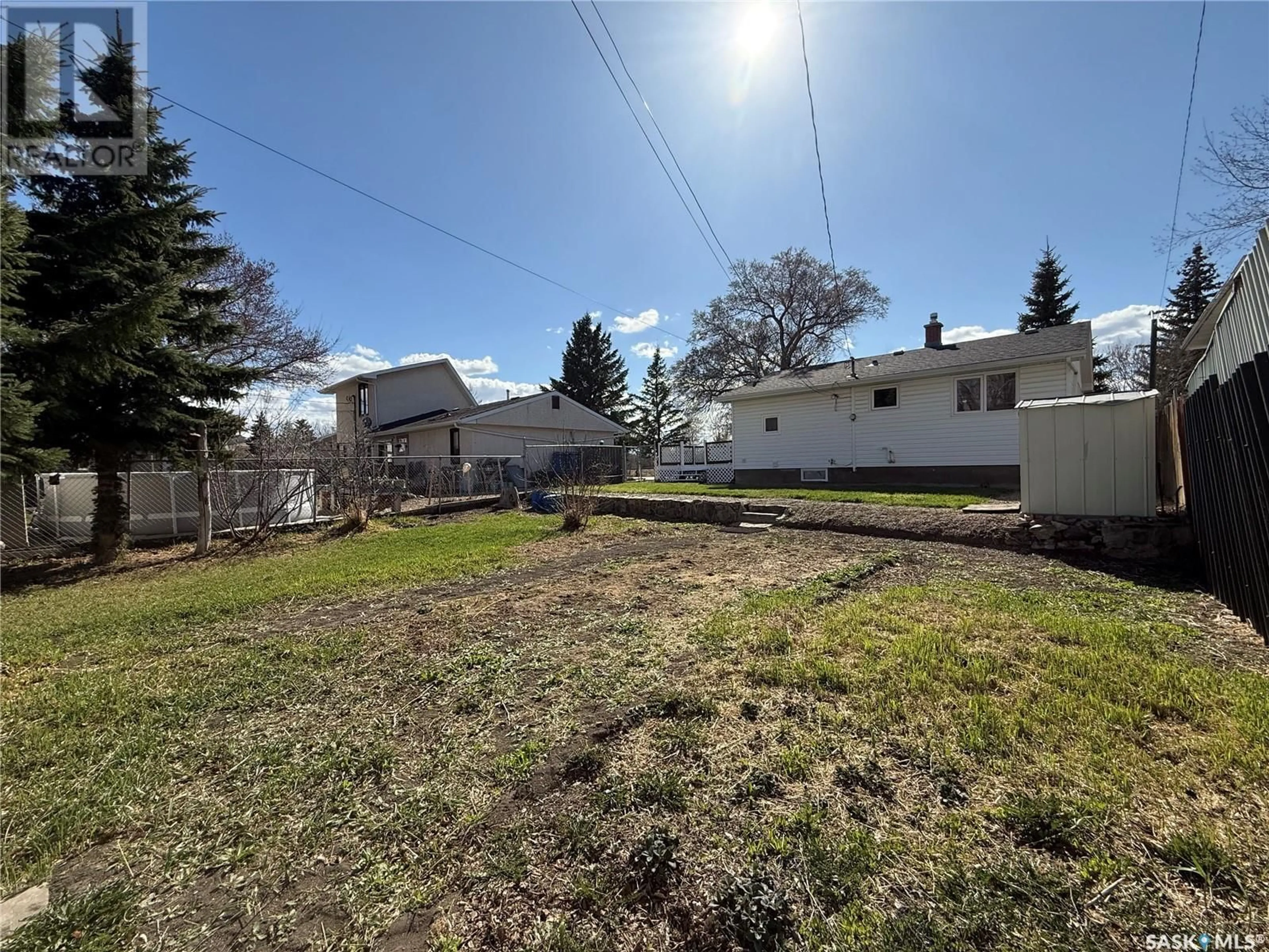 A pic from outside/outdoor area/front of a property/back of a property/a pic from drone, street for 35 SHORT STREET, Lumsden Saskatchewan S0G3C0