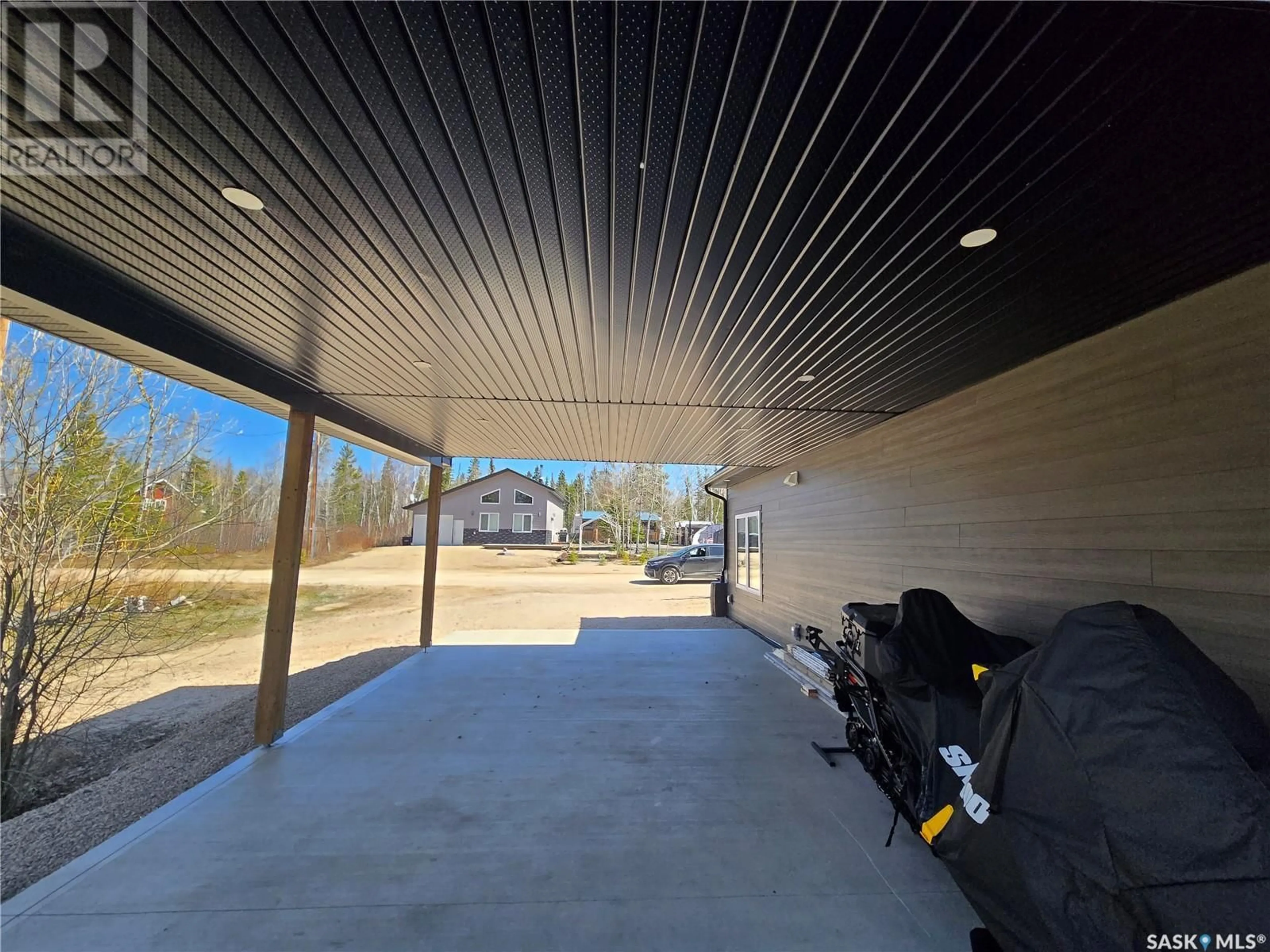 Indoor garage for 206 LAKEVIEW DRIVE, Deschambault Lake Saskatchewan S0P0A0