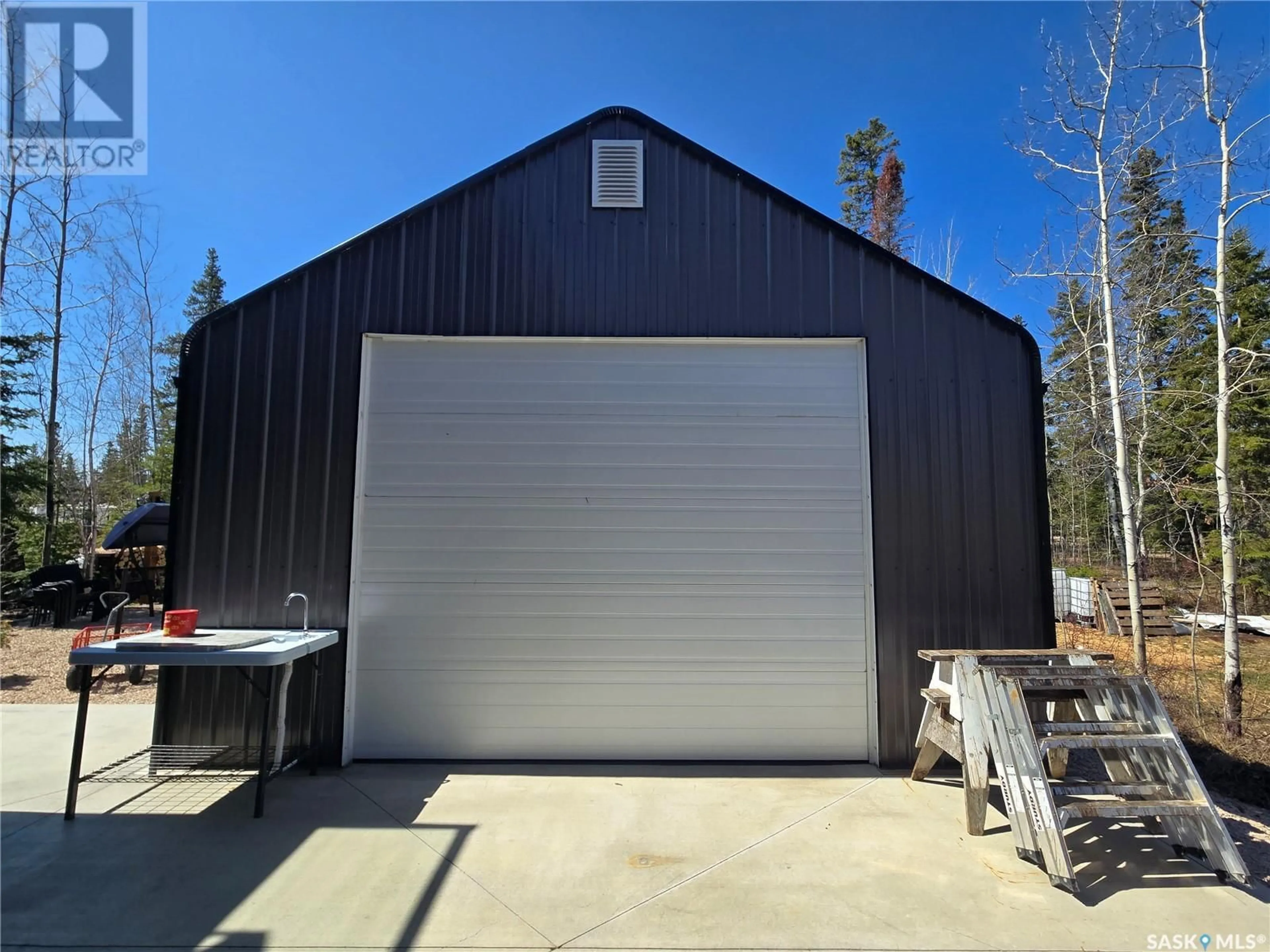 Indoor garage for 206 LAKEVIEW DRIVE, Deschambault Lake Saskatchewan S0P0A0