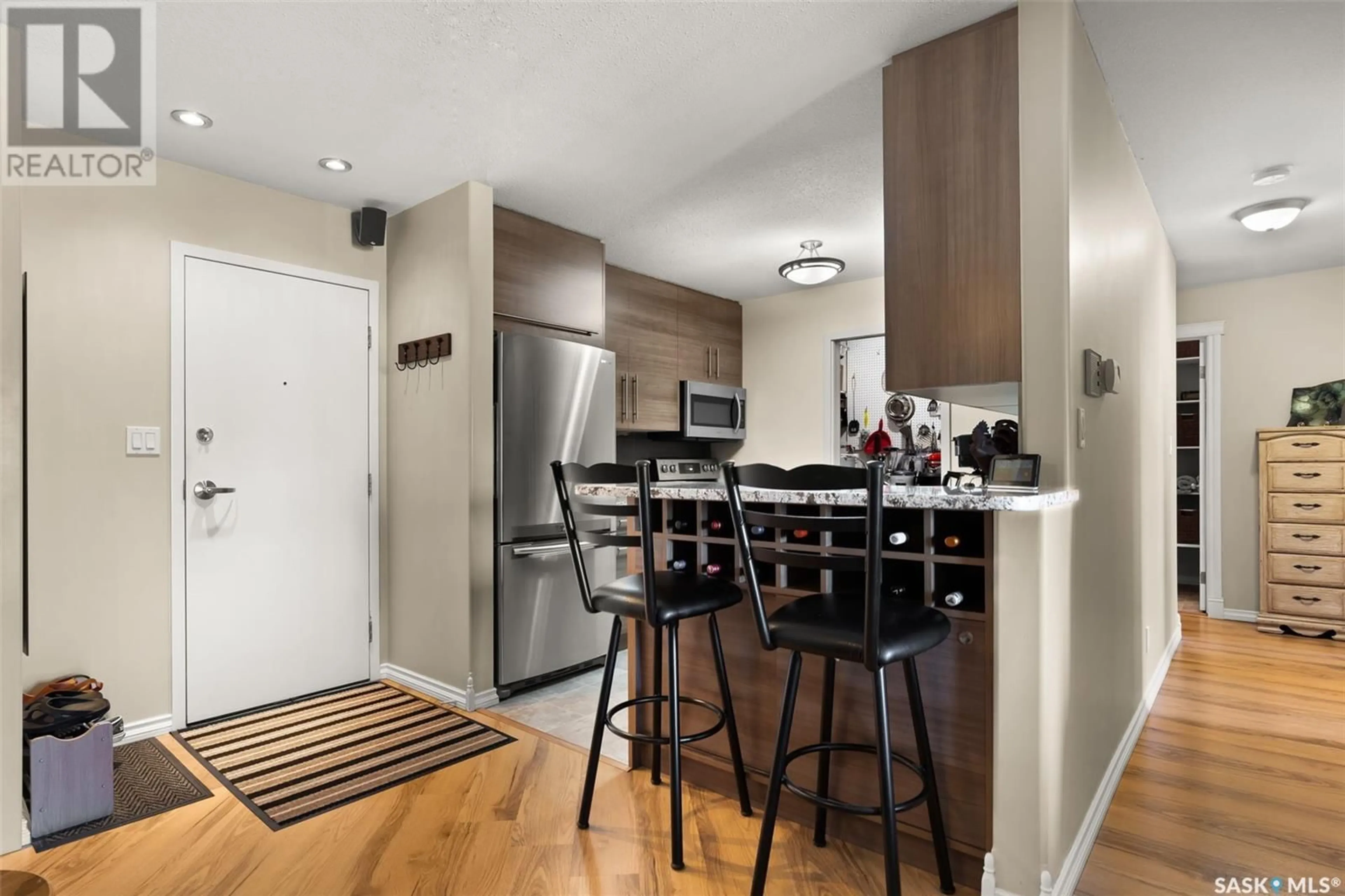Standard kitchen, unknown for 17 - 6595 ROCHDALE BOULEVARD, Regina Saskatchewan S4X2Z1