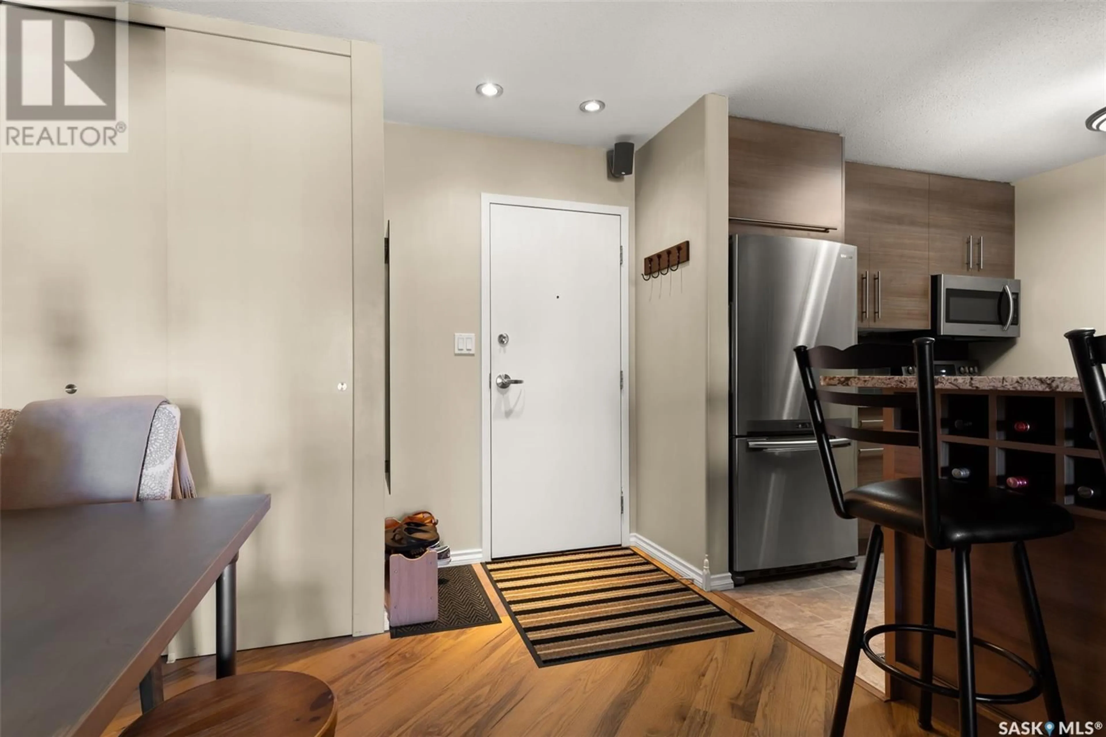 Indoor entryway for 17 - 6595 ROCHDALE BOULEVARD, Regina Saskatchewan S4X2Z1