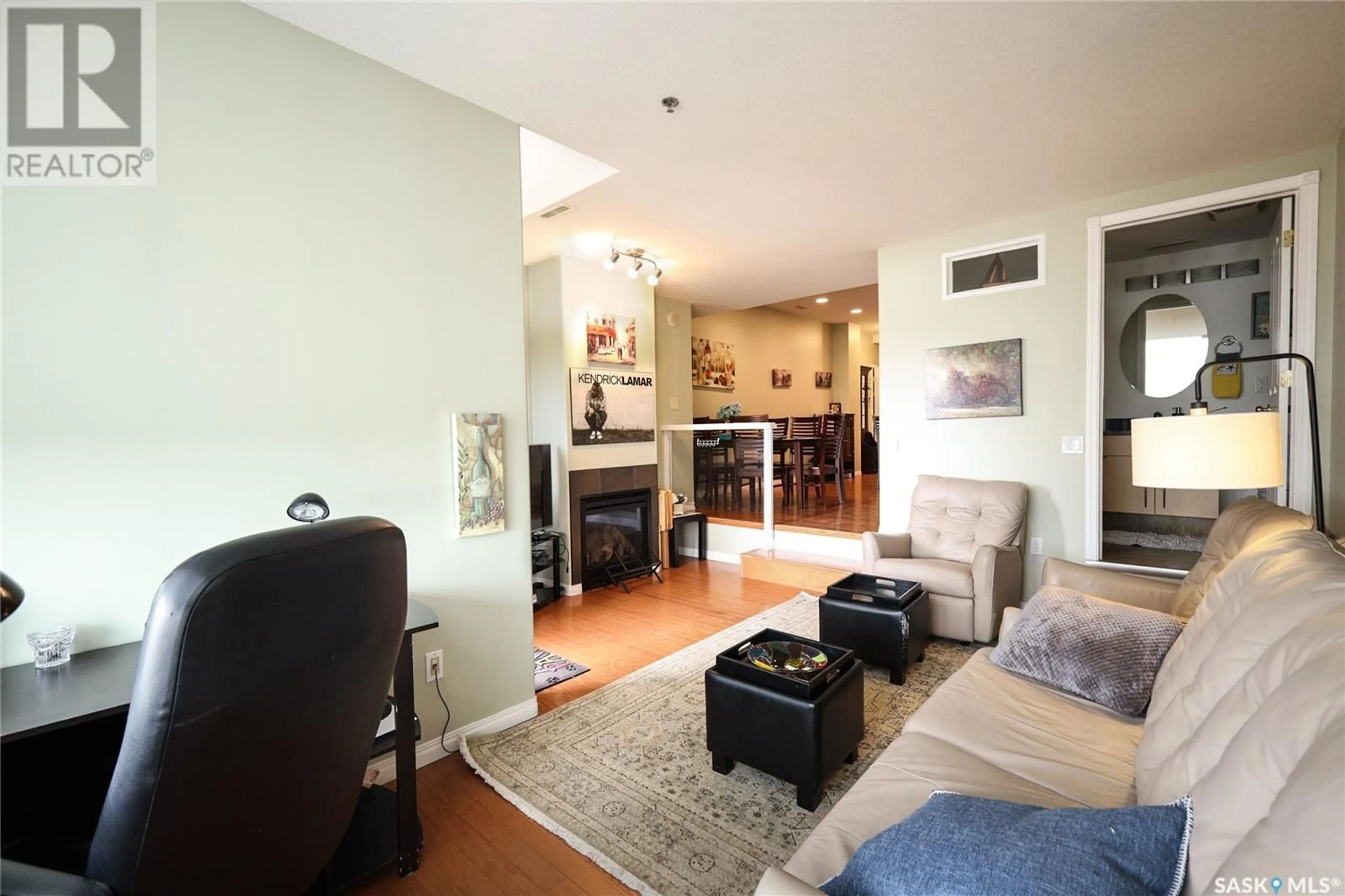 Living room with furniture, unknown for 1901 - 1207 VICTORIA AVENUE, Regina Saskatchewan S4P3R4