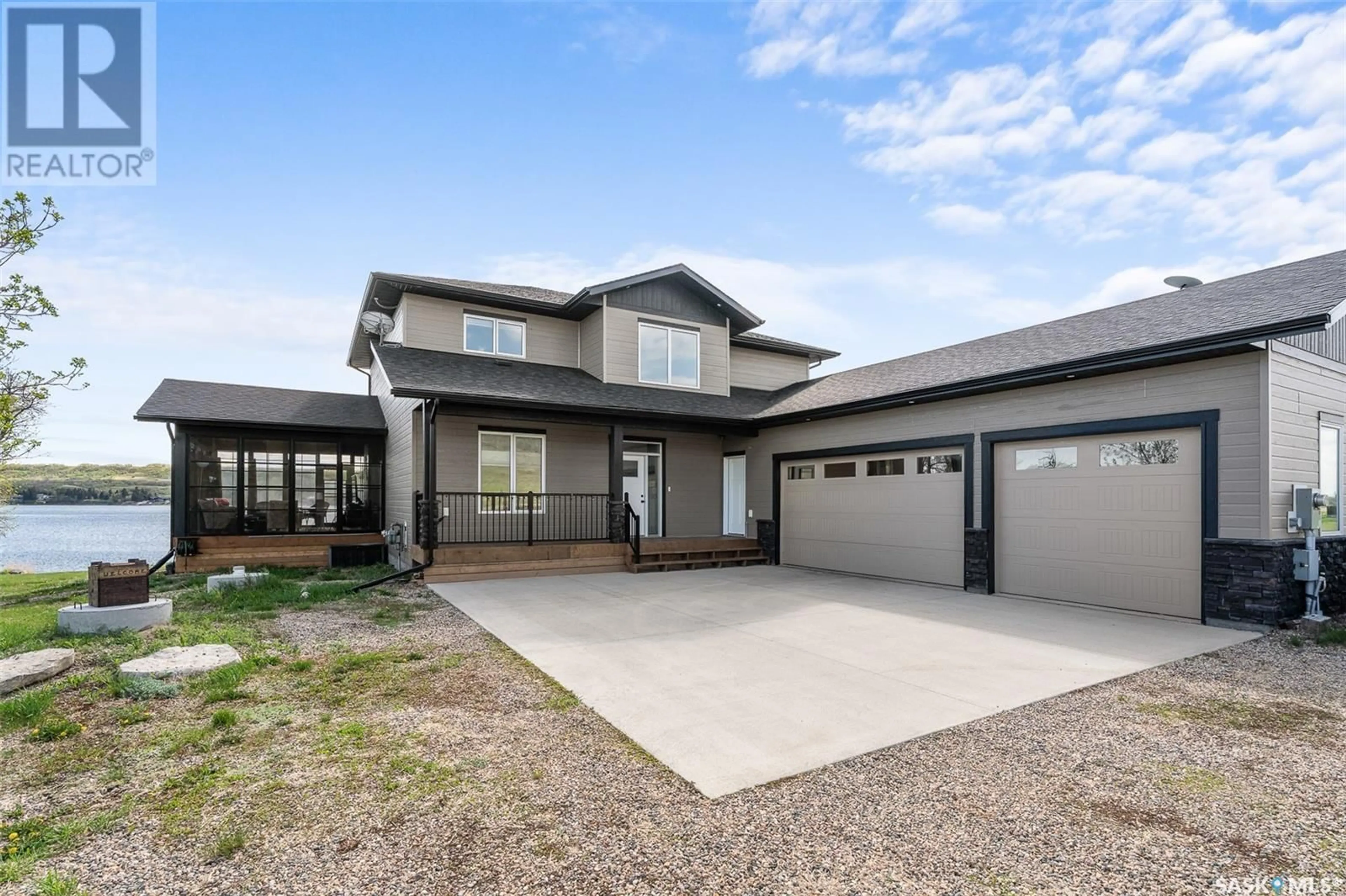 Home with vinyl exterior material, street for 823 DANIEL DRIVE, Marquis Rm No. 191 Saskatchewan S0G0A2