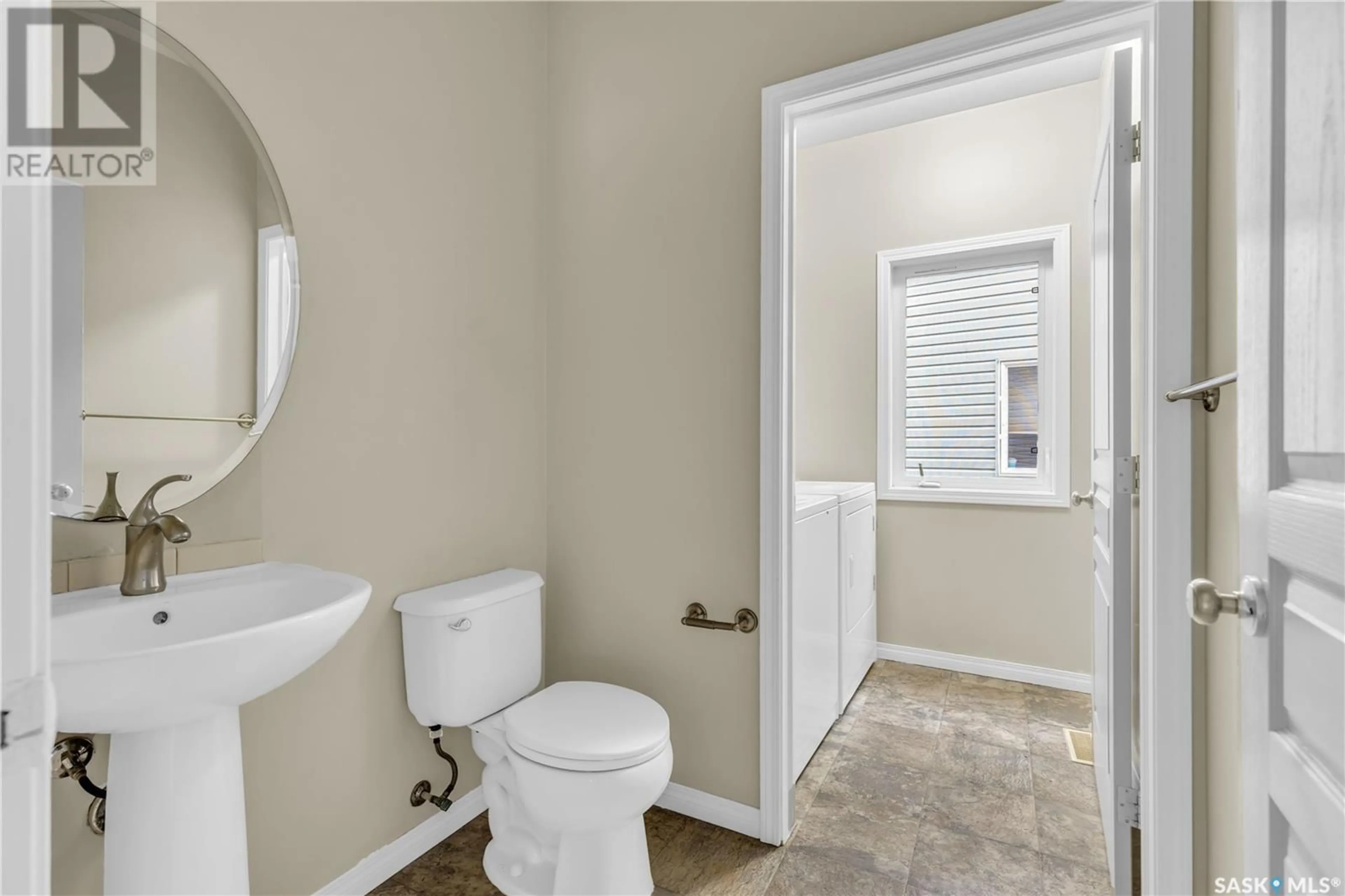 Standard bathroom, unknown for 222 ASHWORTH CRESCENT, Saskatoon Saskatchewan S7T0E6