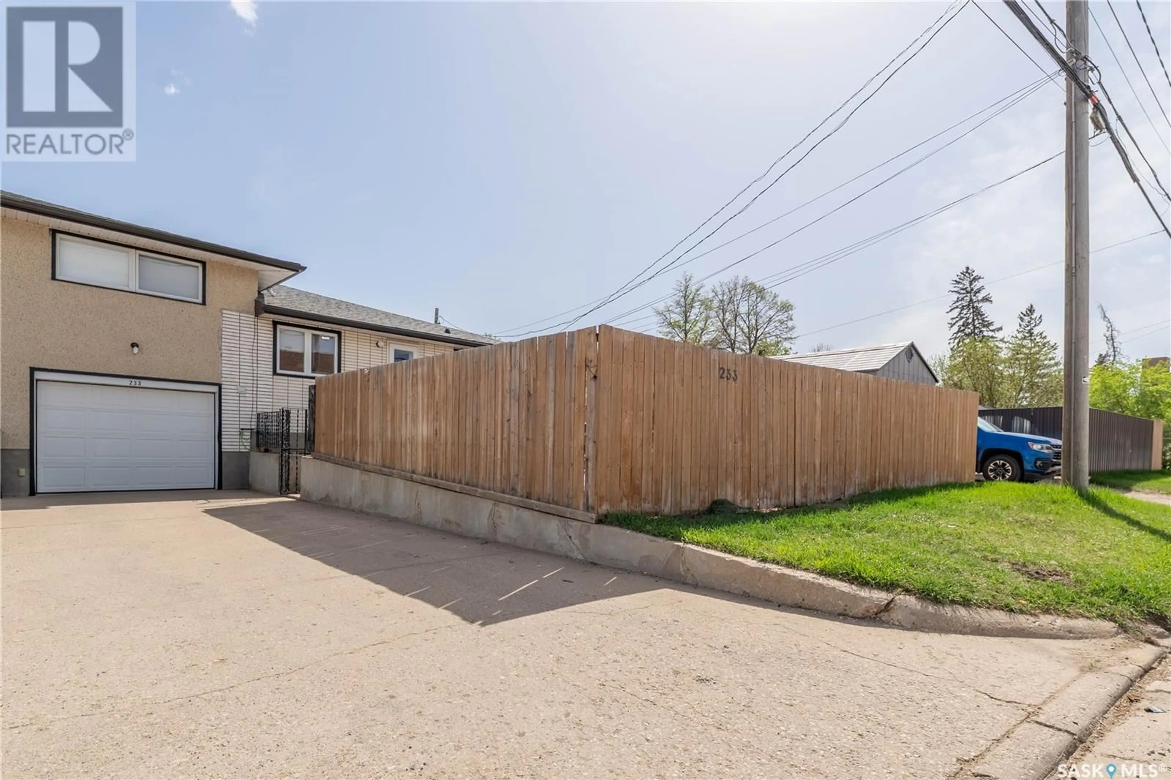 Unknown for 233 CARIBOU STREET E, Moose Jaw Saskatchewan S6H6G4