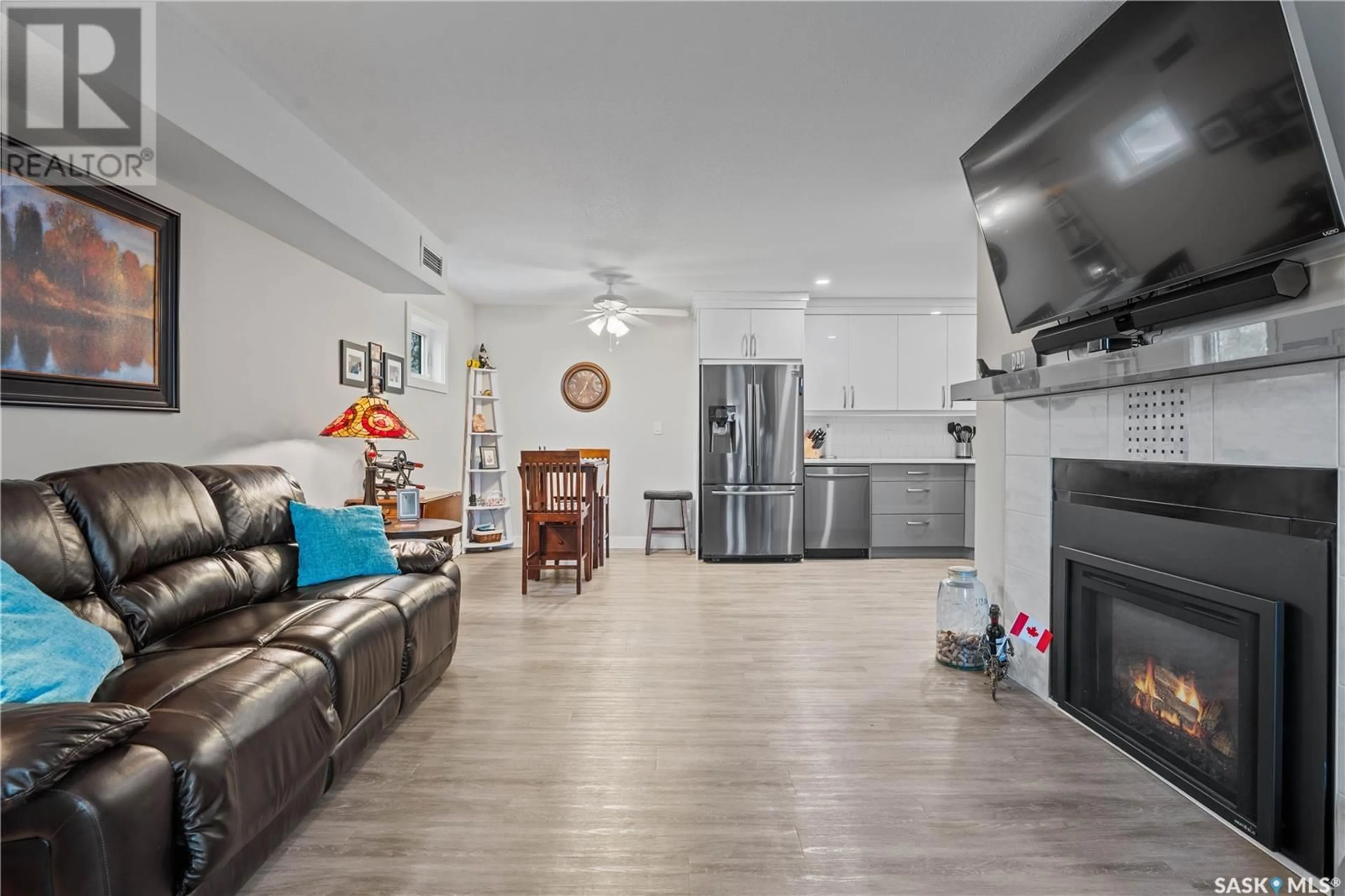 Living room with furniture, unknown for 88 GORE PLACE, Regina Saskatchewan S4T7S4