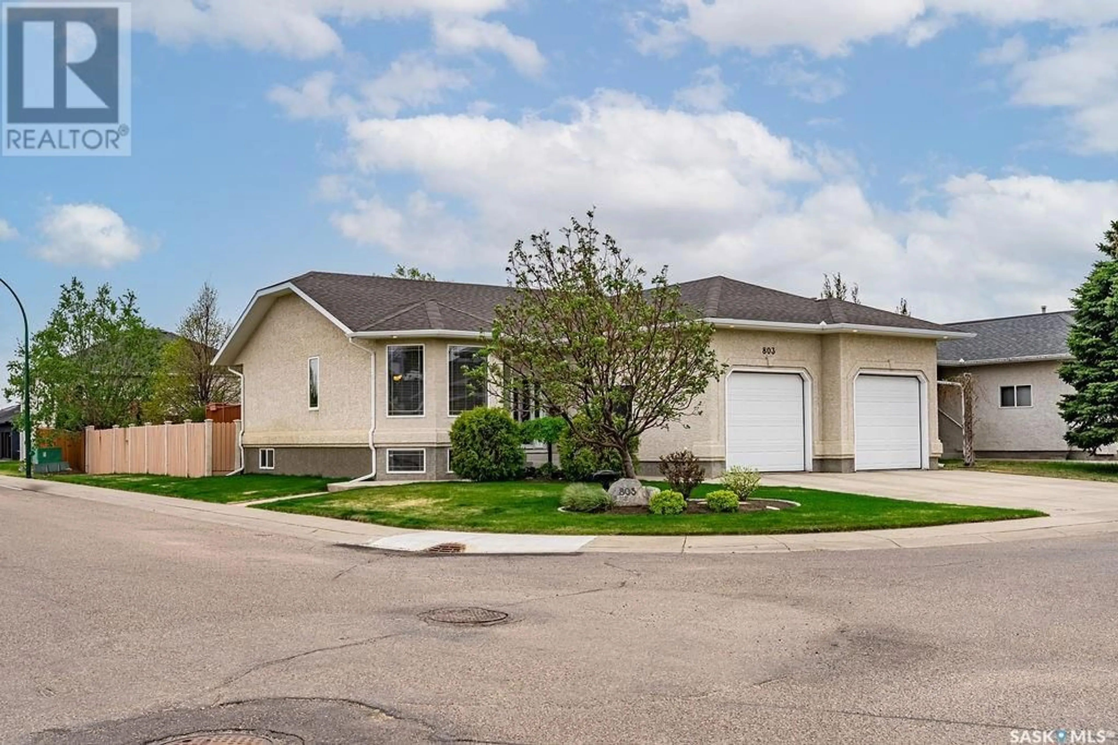 Unknown for 803 CARR TERRACE, Saskatoon Saskatchewan S7S1L9