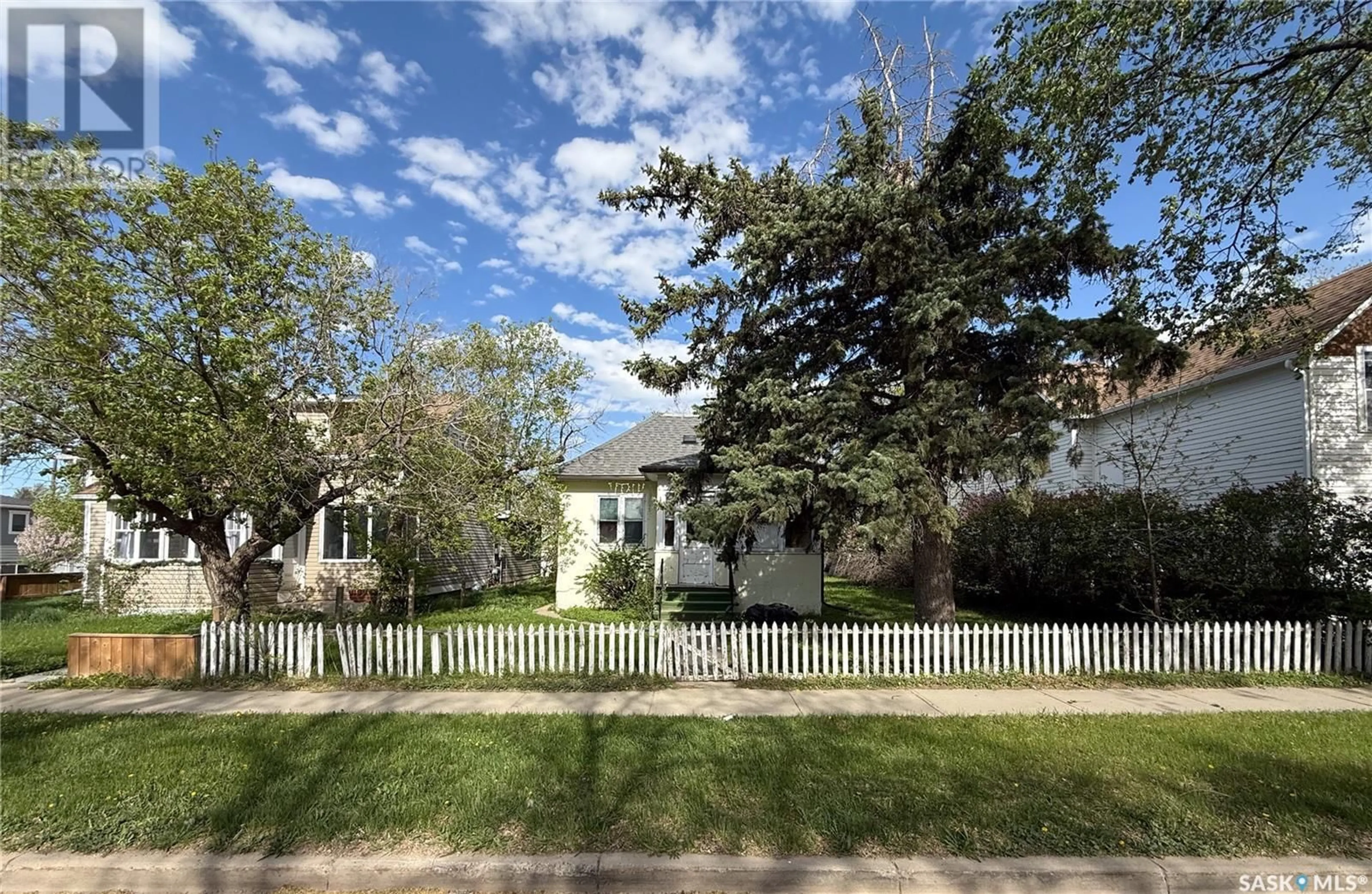 Unknown for 269 2ND AVENUE, Swift Current Saskatchewan S9H2C9