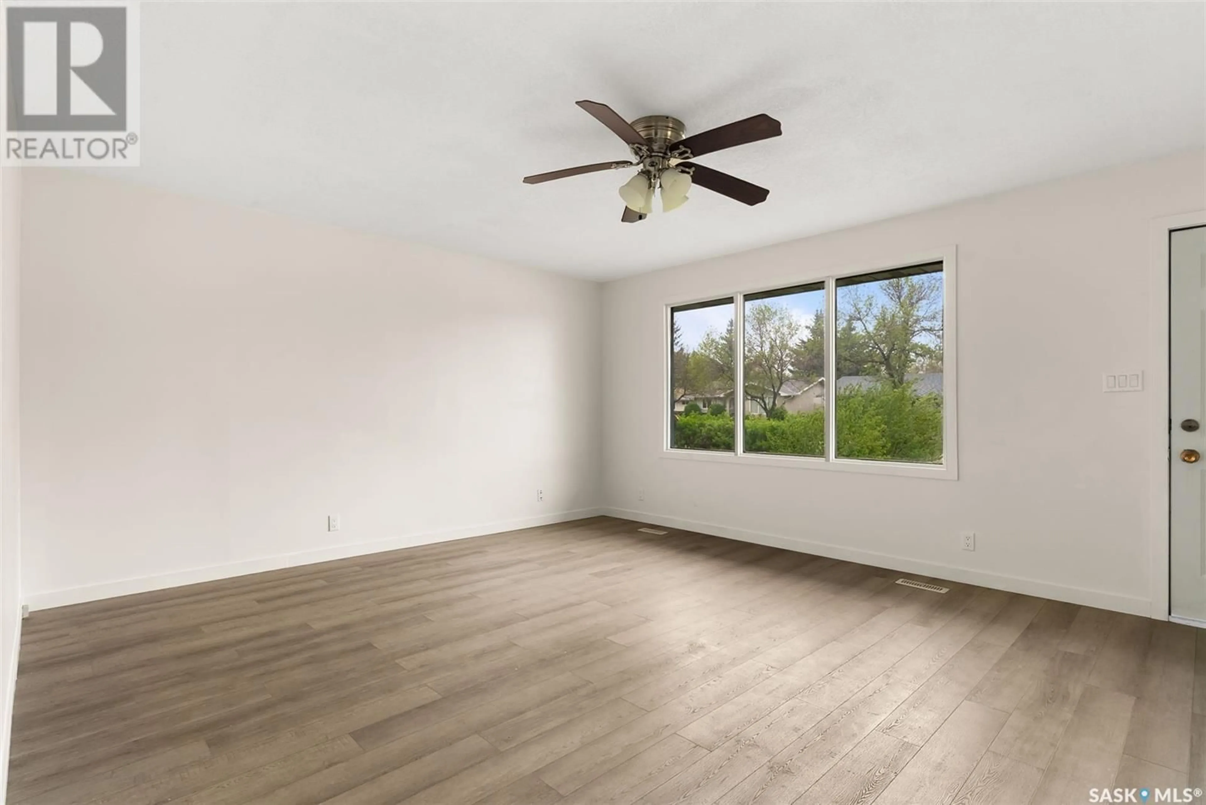 A pic of a room for E - 3111 DEWDNEY AVENUE, Regina Saskatchewan S4N5K3
