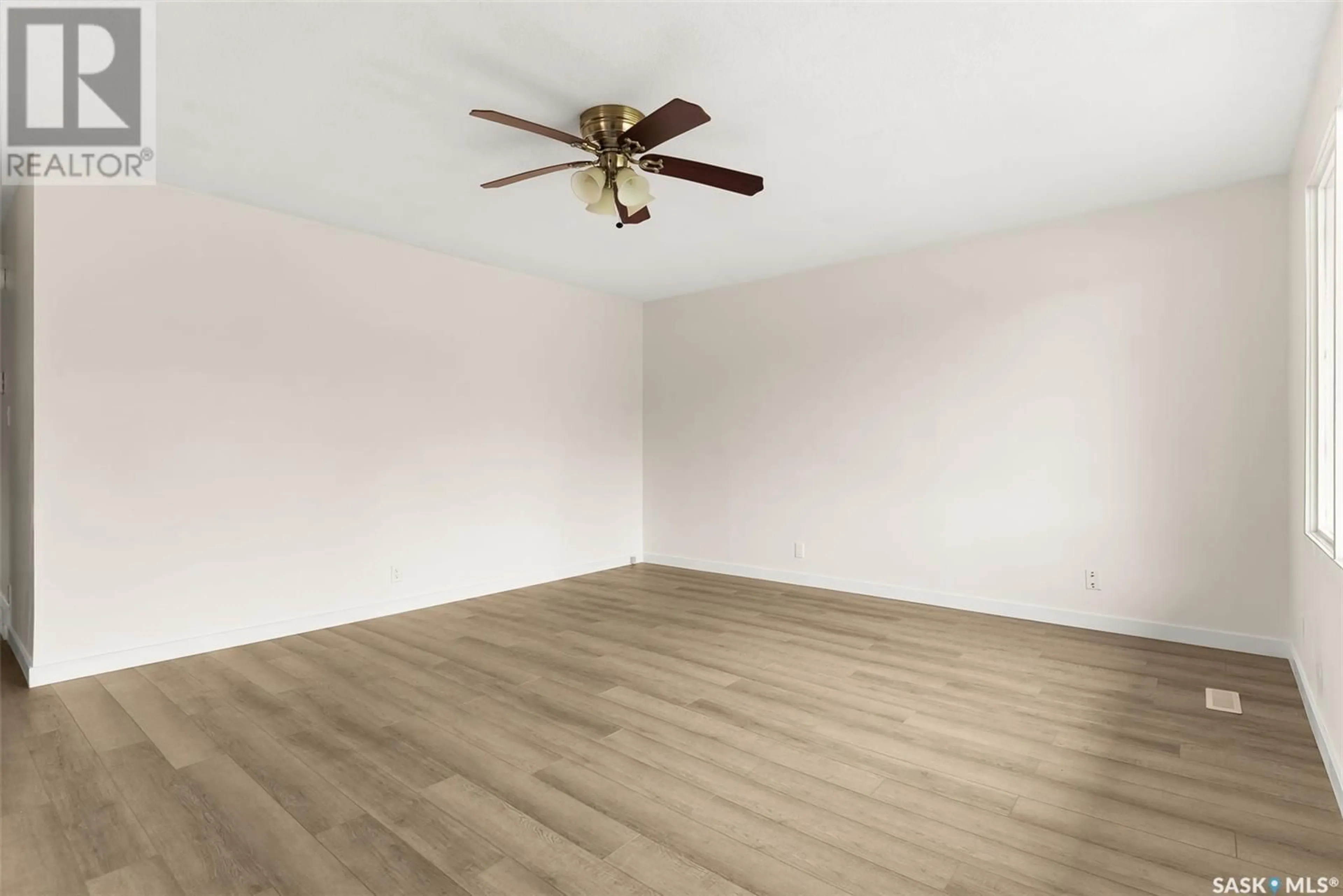 A pic of a room for E - 3111 DEWDNEY AVENUE, Regina Saskatchewan S4N5K3