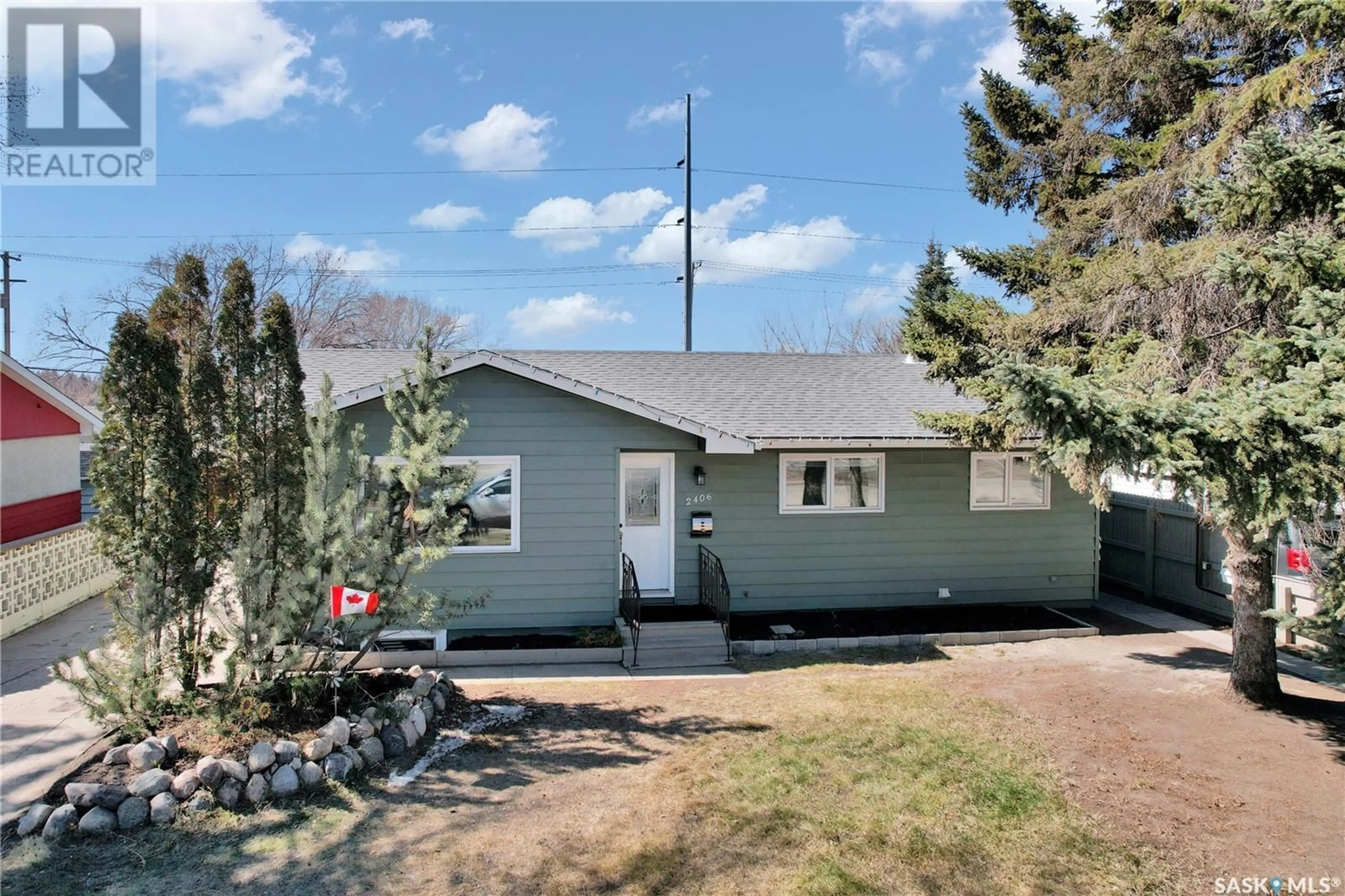 Home with vinyl exterior material, unknown for S - 2406 PRESTON AVENUE, Saskatoon Saskatchewan S7J2G4