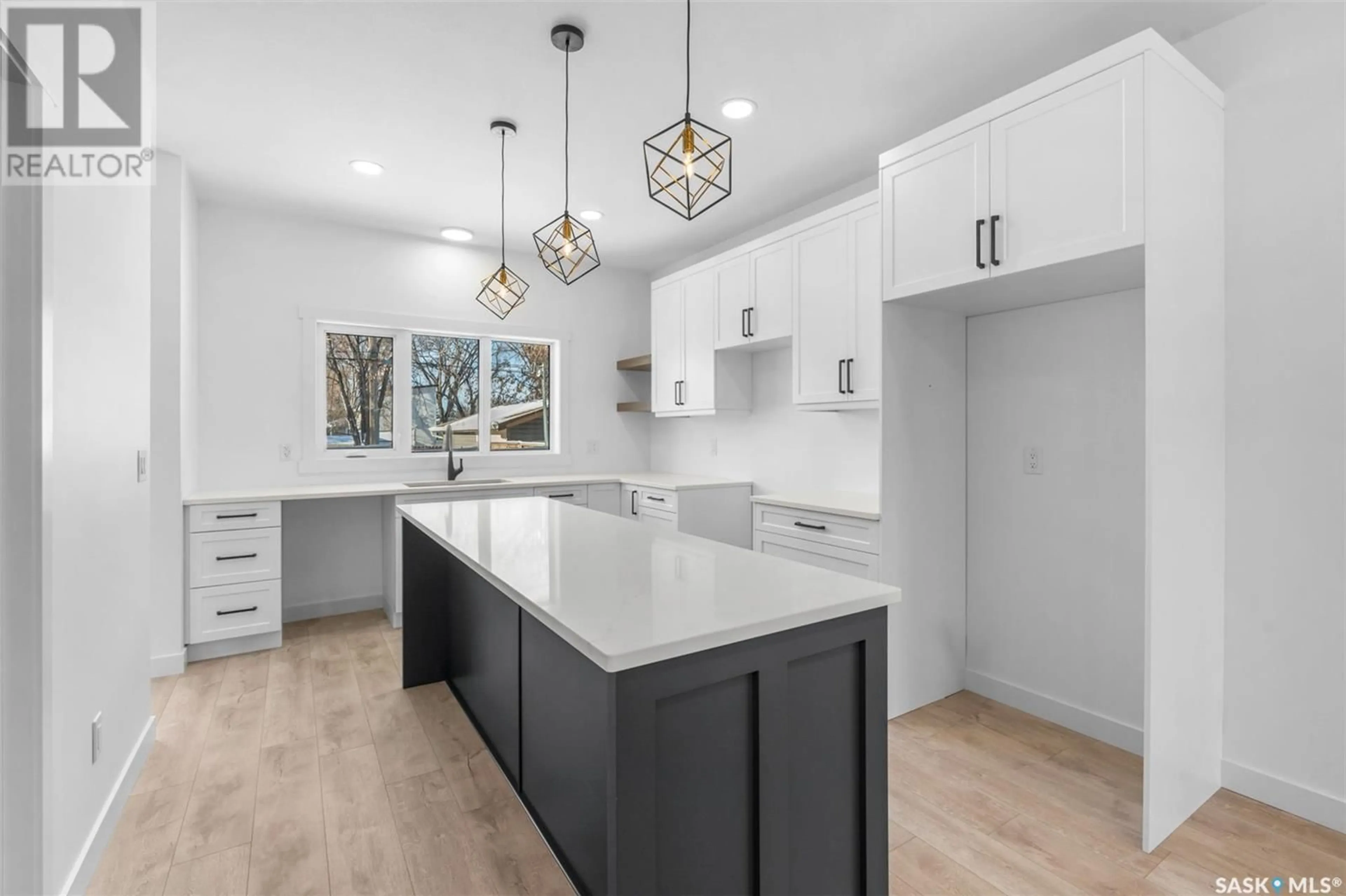 Open concept kitchen, unknown for 1914 HERMAN AVENUE, Saskatoon Saskatchewan S7M0M8