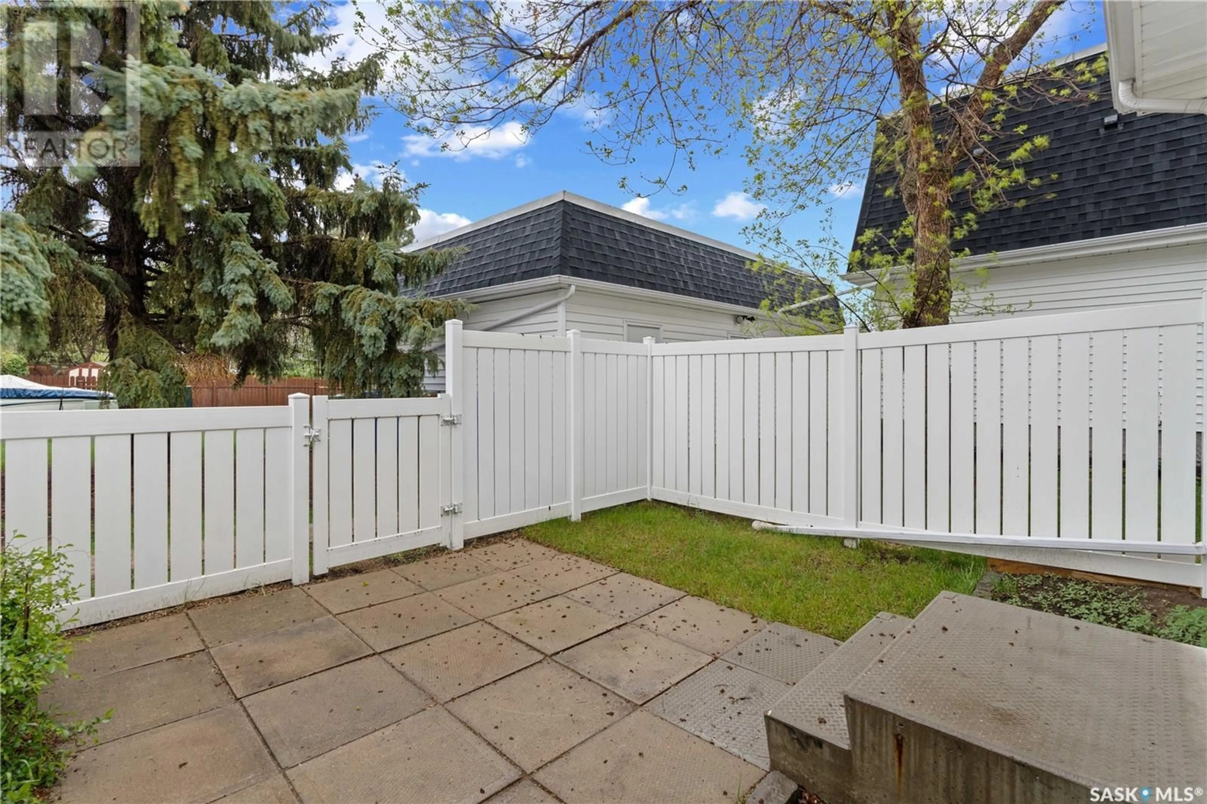 Patio, street for 4101 GORDON ROAD, Regina Saskatchewan S4S6N5