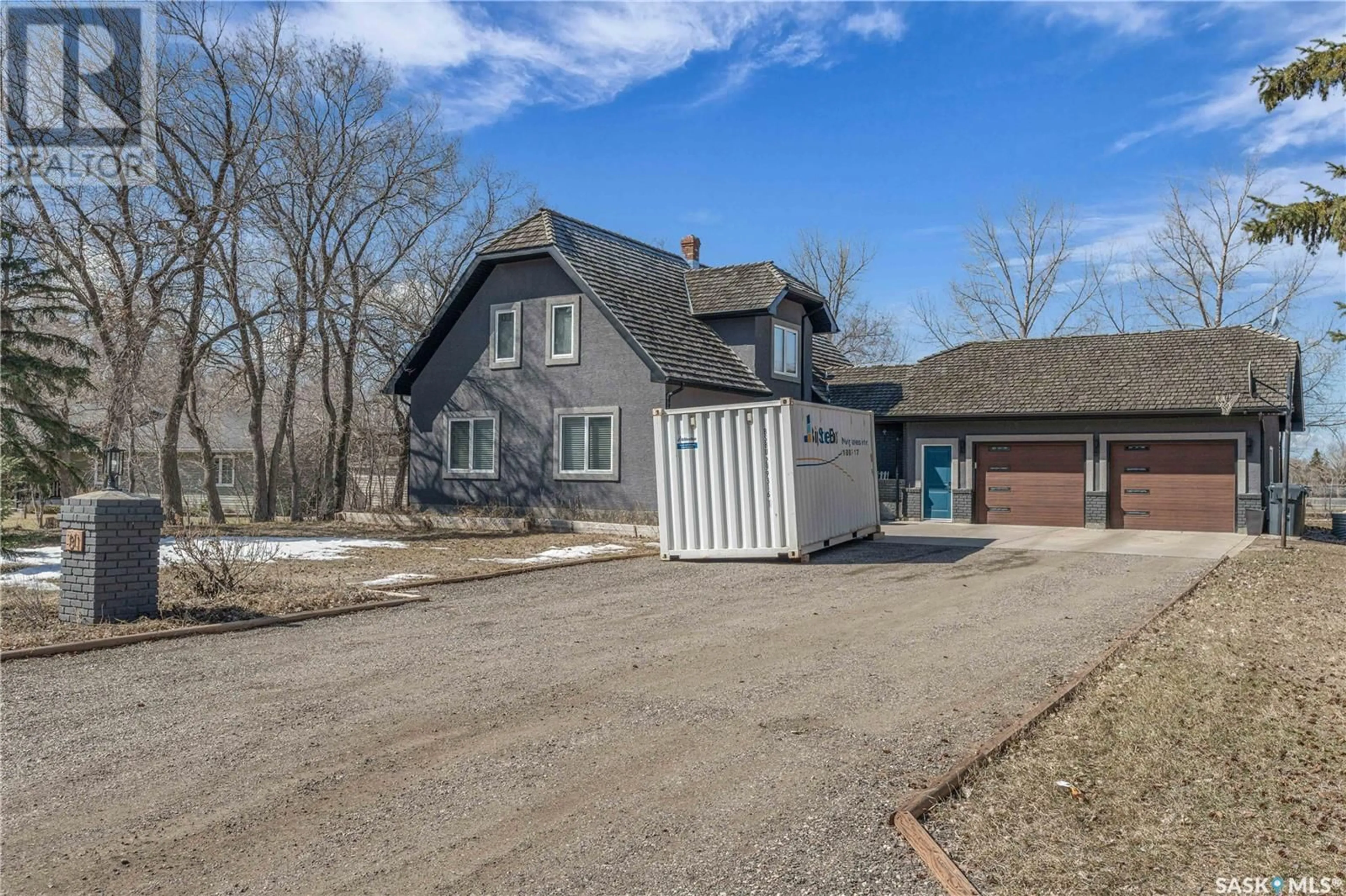 A pic from outside/outdoor area/front of a property/back of a property/a pic from drone, street for 31 RIDGEDALE BAY, White City Saskatchewan S4L5B1