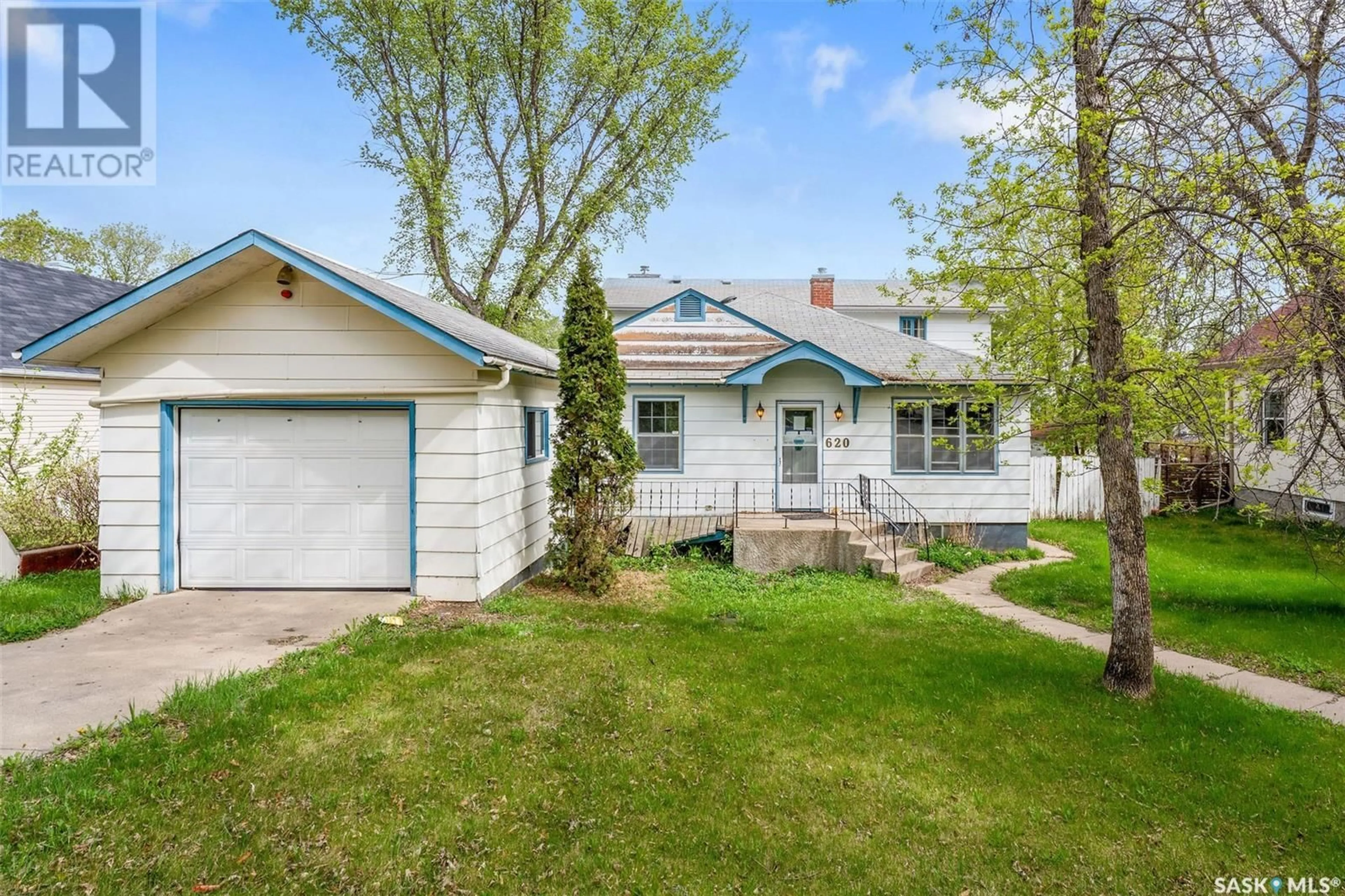 Home with vinyl exterior material, street for 620 20TH STREET, Prince Albert Saskatchewan S6V4H3