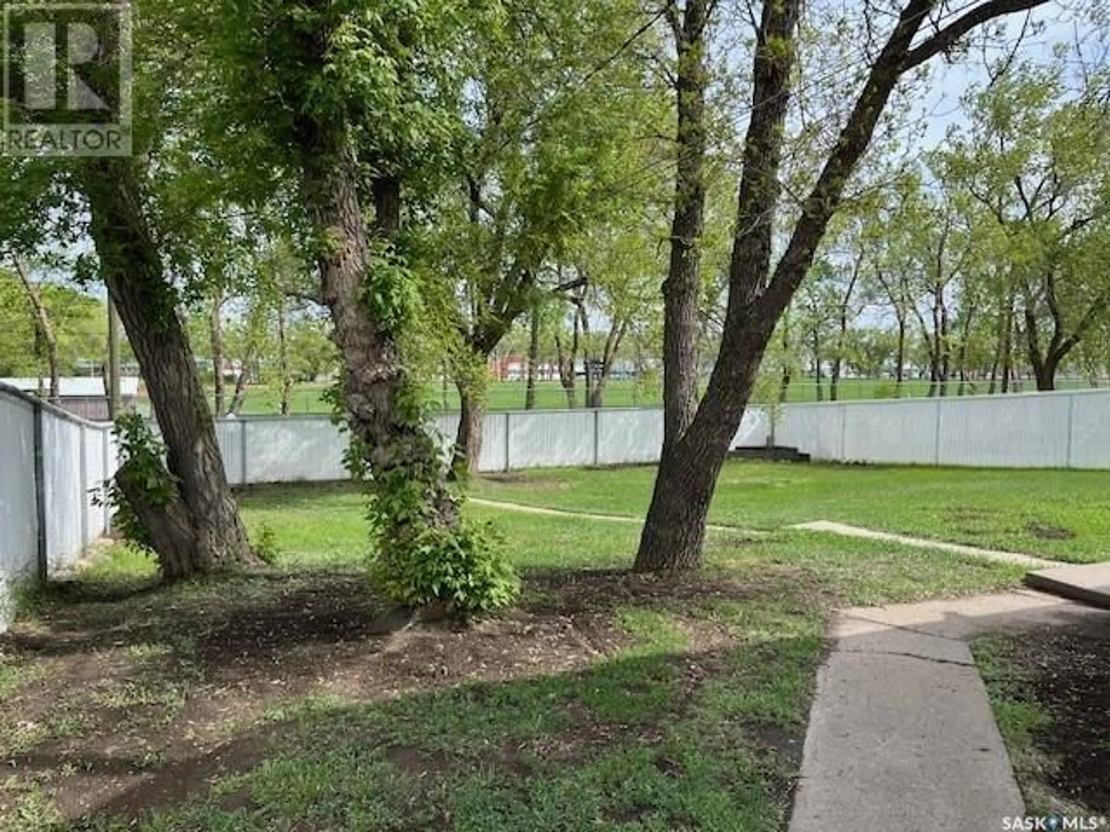Patio, water/lake/river/ocean view for 760 COTEAU STREET, Moose Jaw Saskatchewan S6H5E8