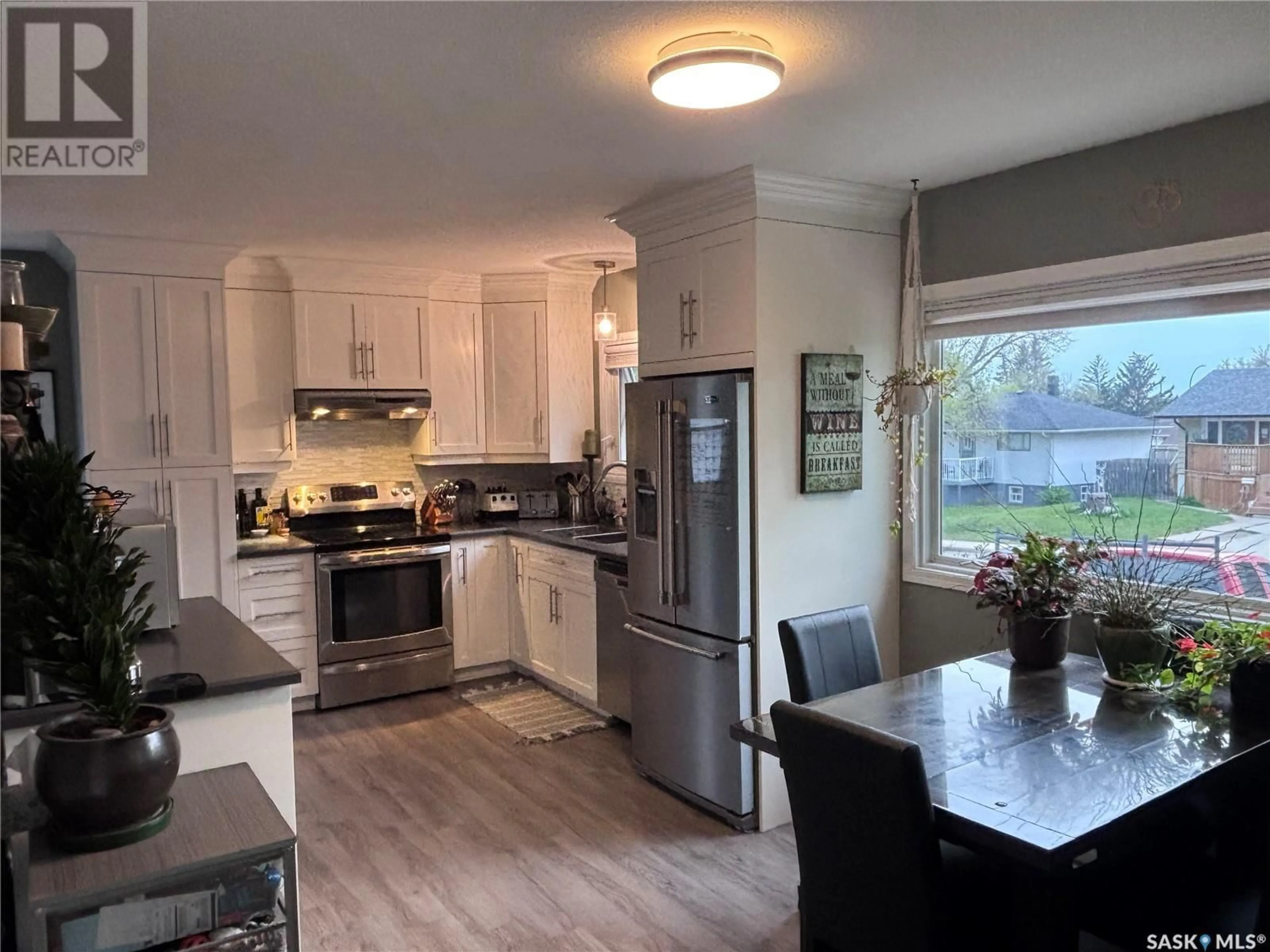 Open concept kitchen, unknown for 377 8TH AVENUE, Swift Current Saskatchewan S9H0Z9
